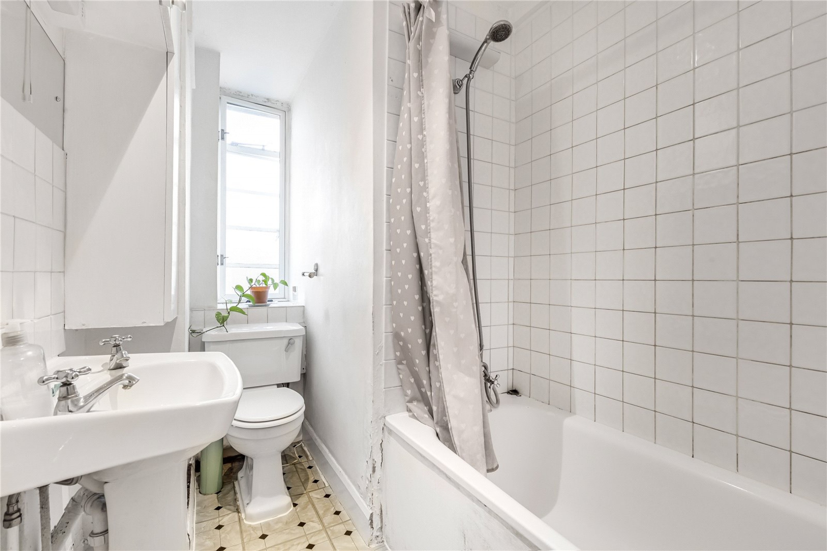 Images for Balham High Road, London EAID:163099177 BID:BLM