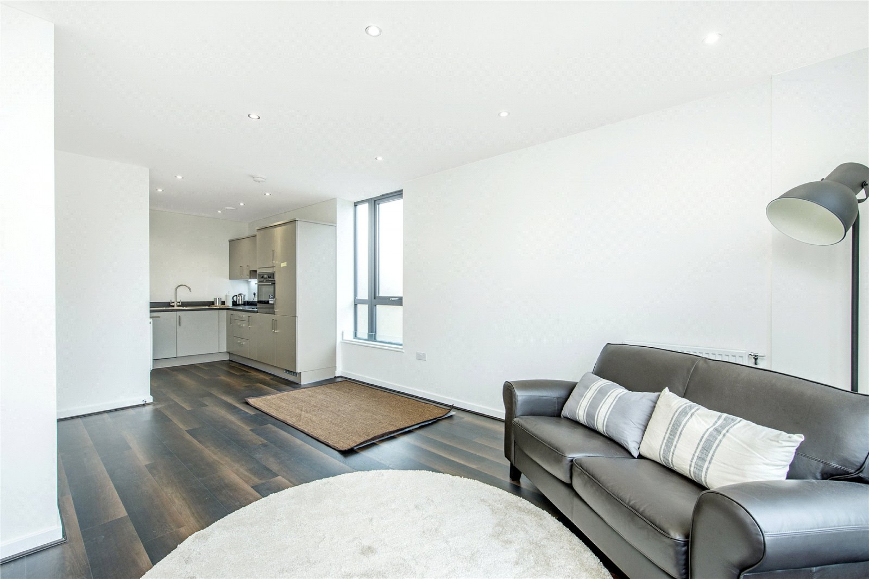 Images for London EAID:4101633374 BID:BLM