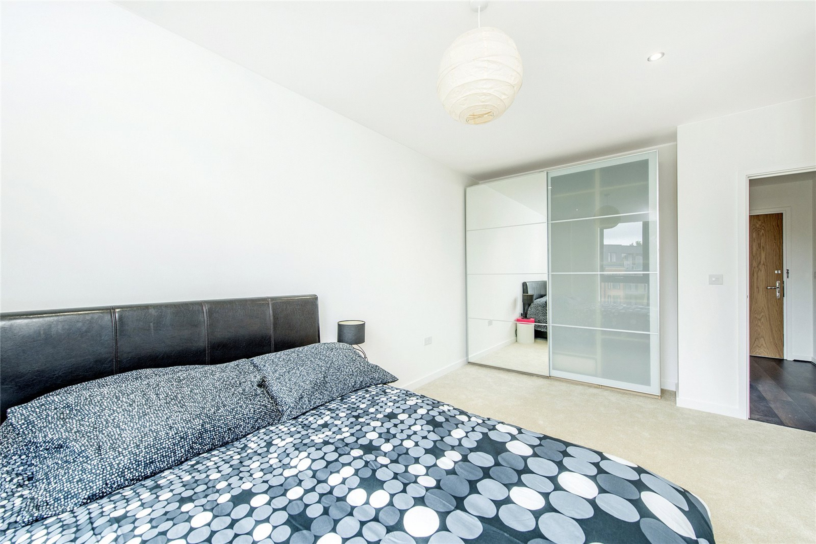 Images for London EAID:4101633374 BID:BLM