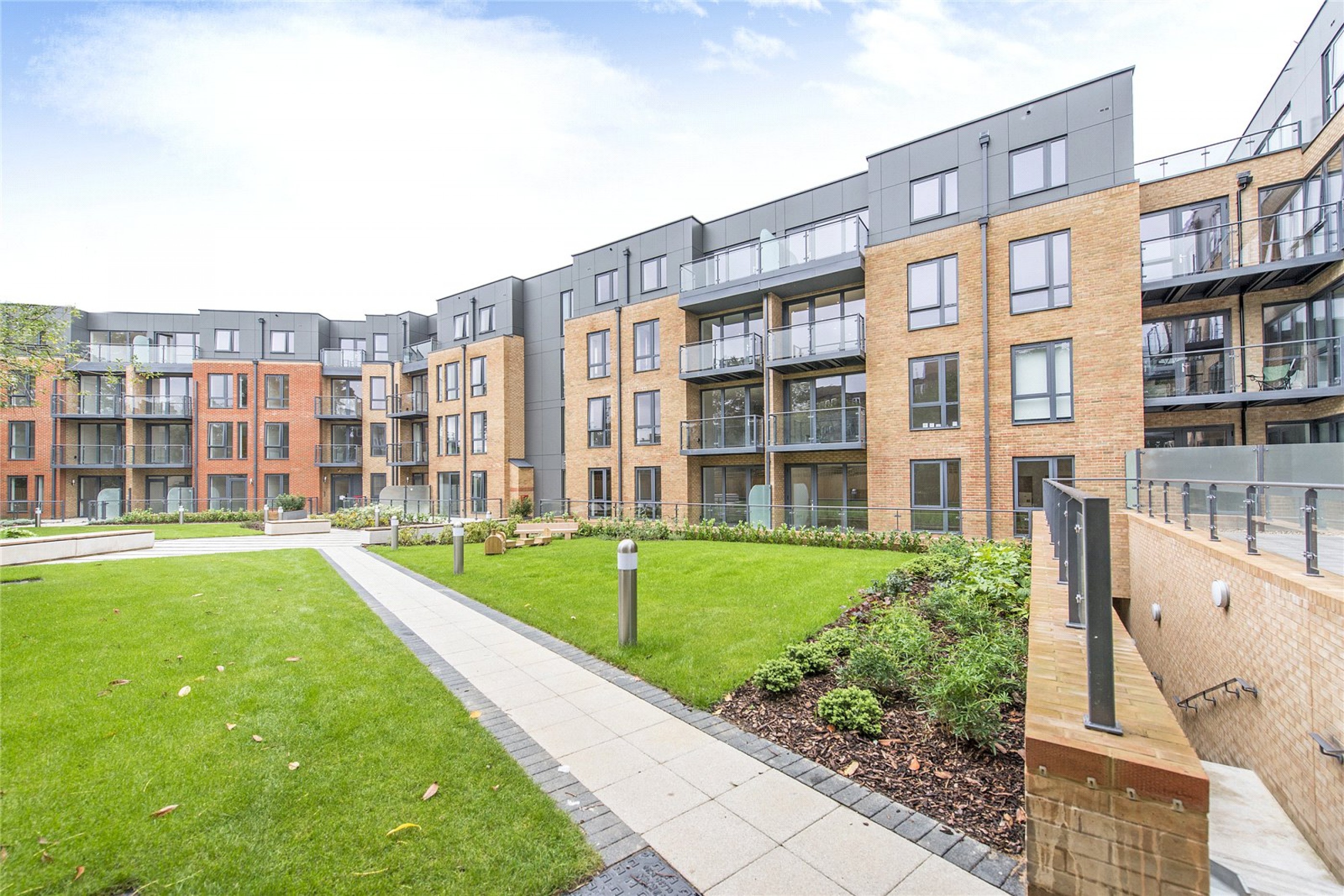 Images for London EAID:4101633374 BID:BLM