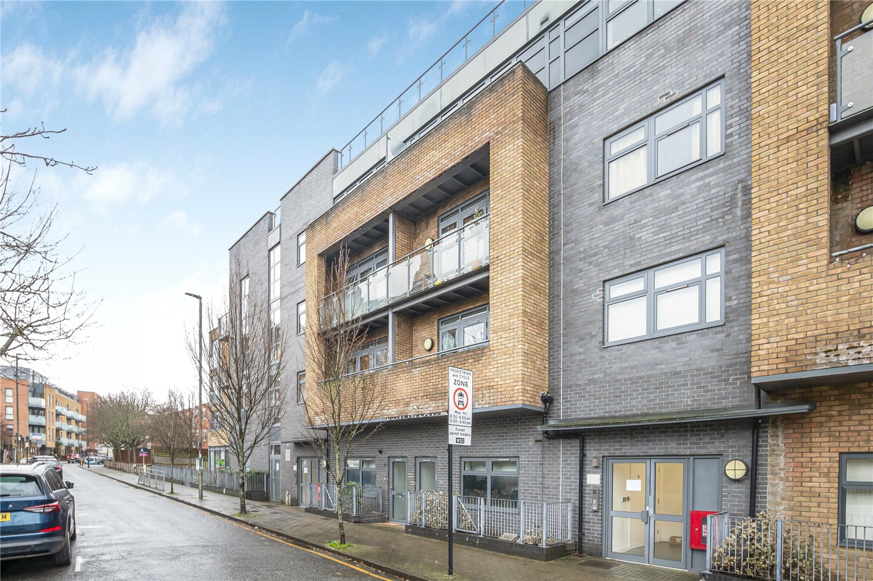 Images for London EAID:4101633374 BID:BLM