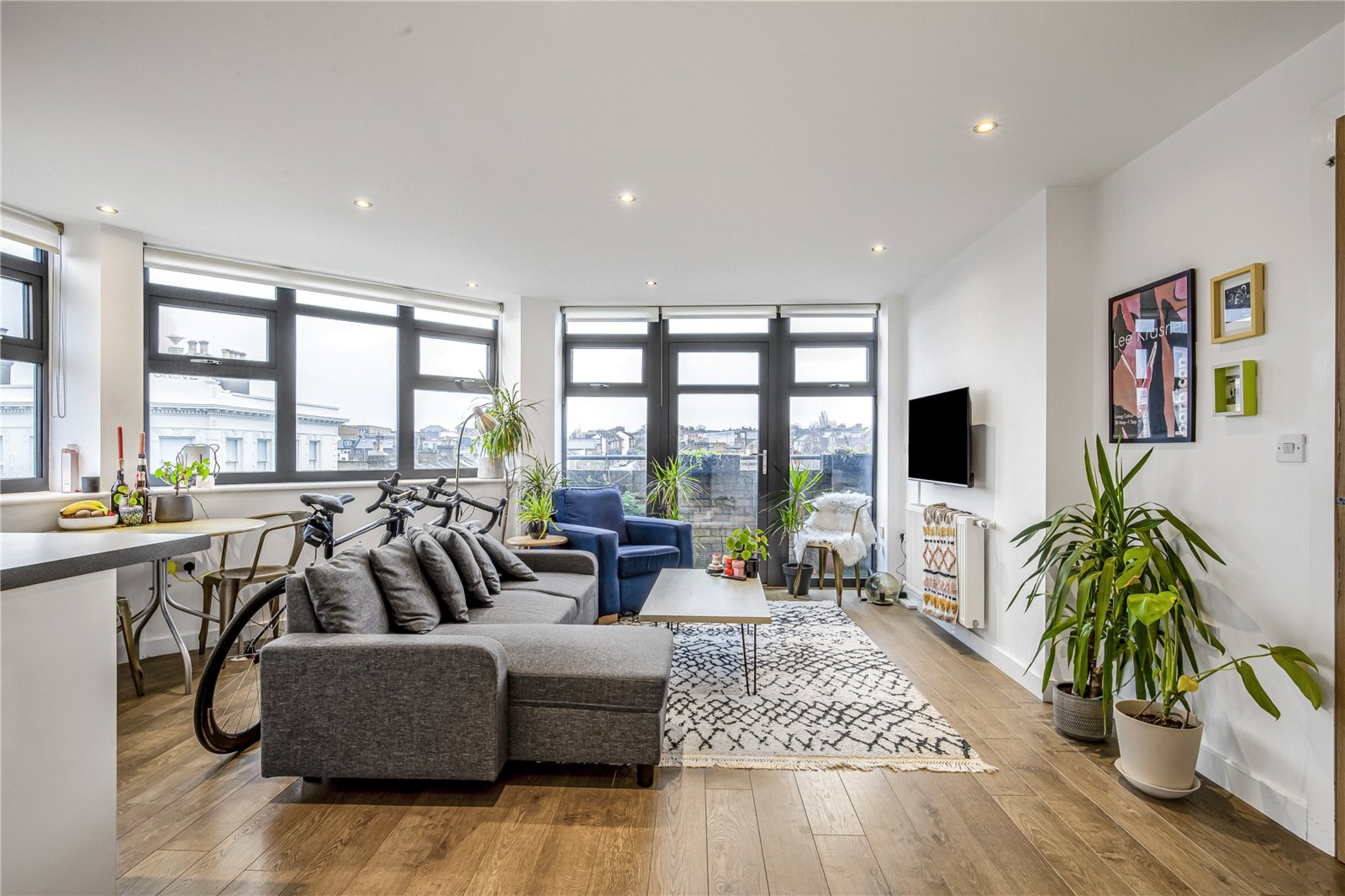 Images for London EAID:4101633374 BID:BLM