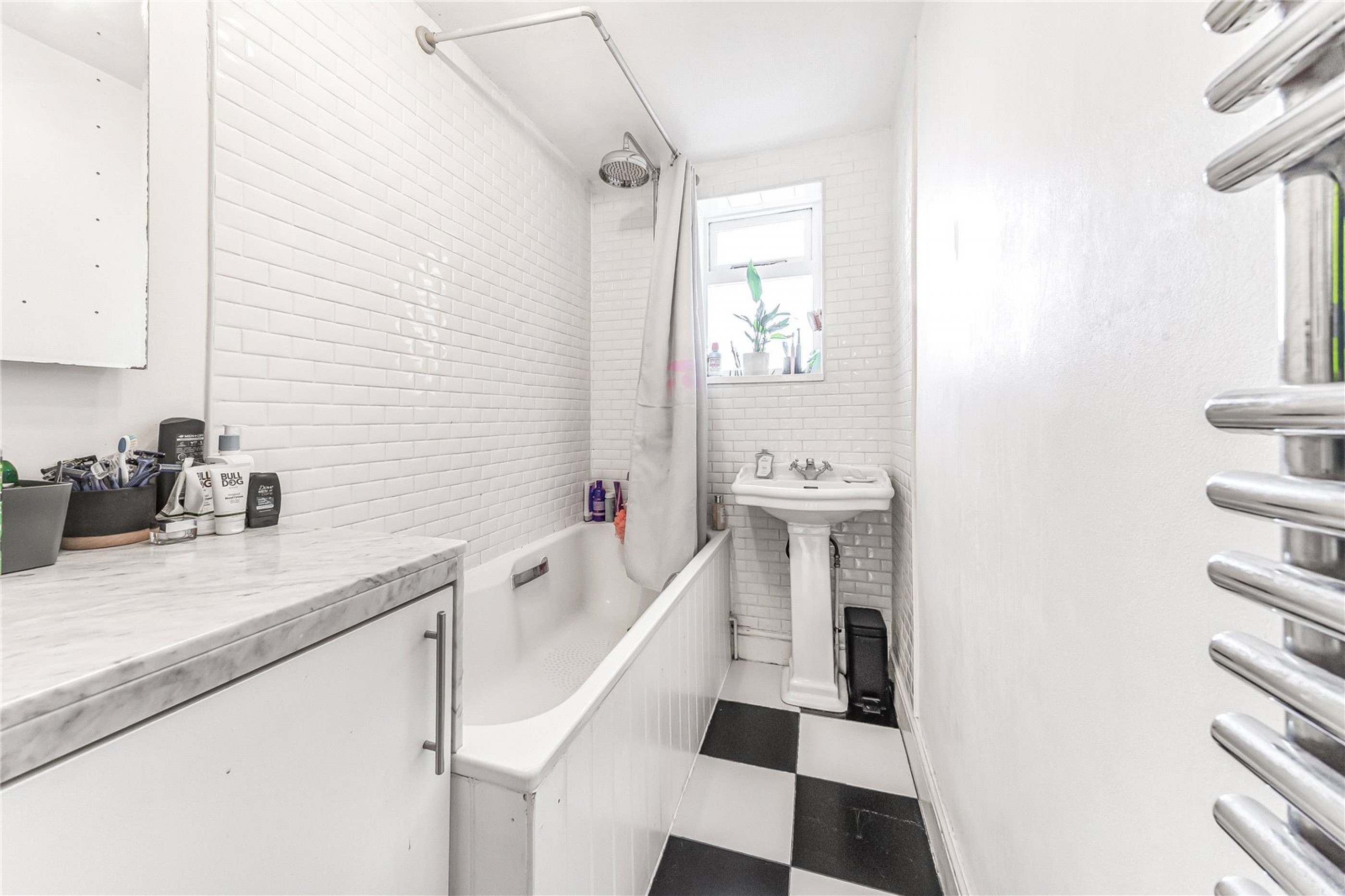 Images for London EAID:4101633374 BID:BLM