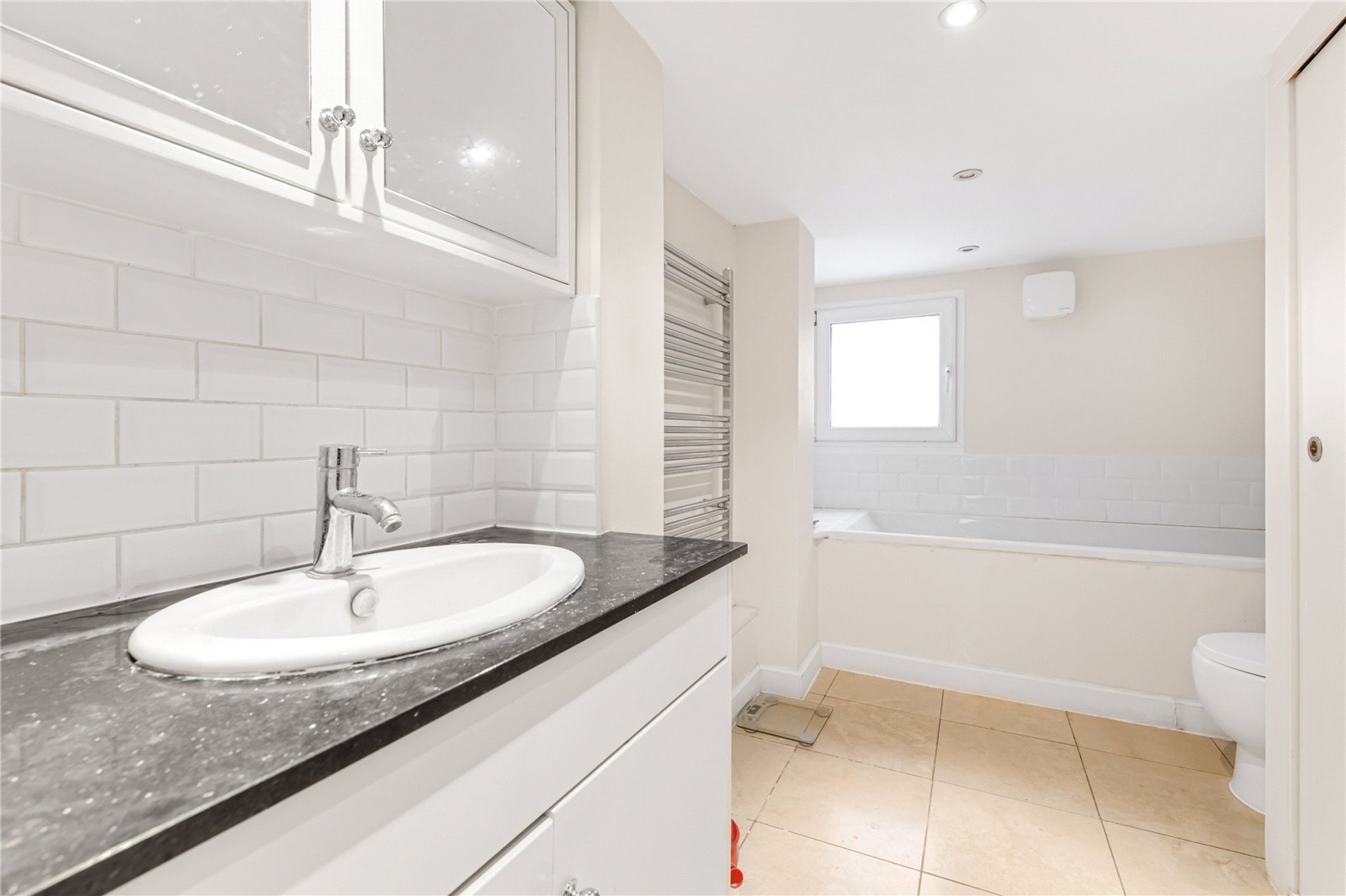 Images for London EAID:4101633374 BID:BLM