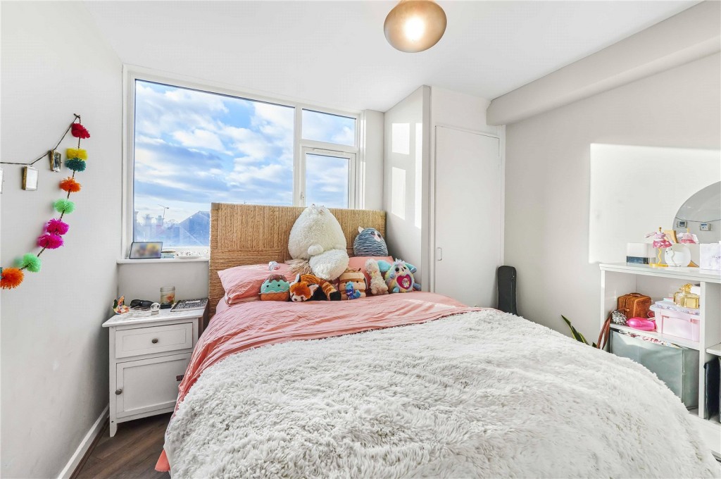 Images for London EAID:4101633374 BID:BLM