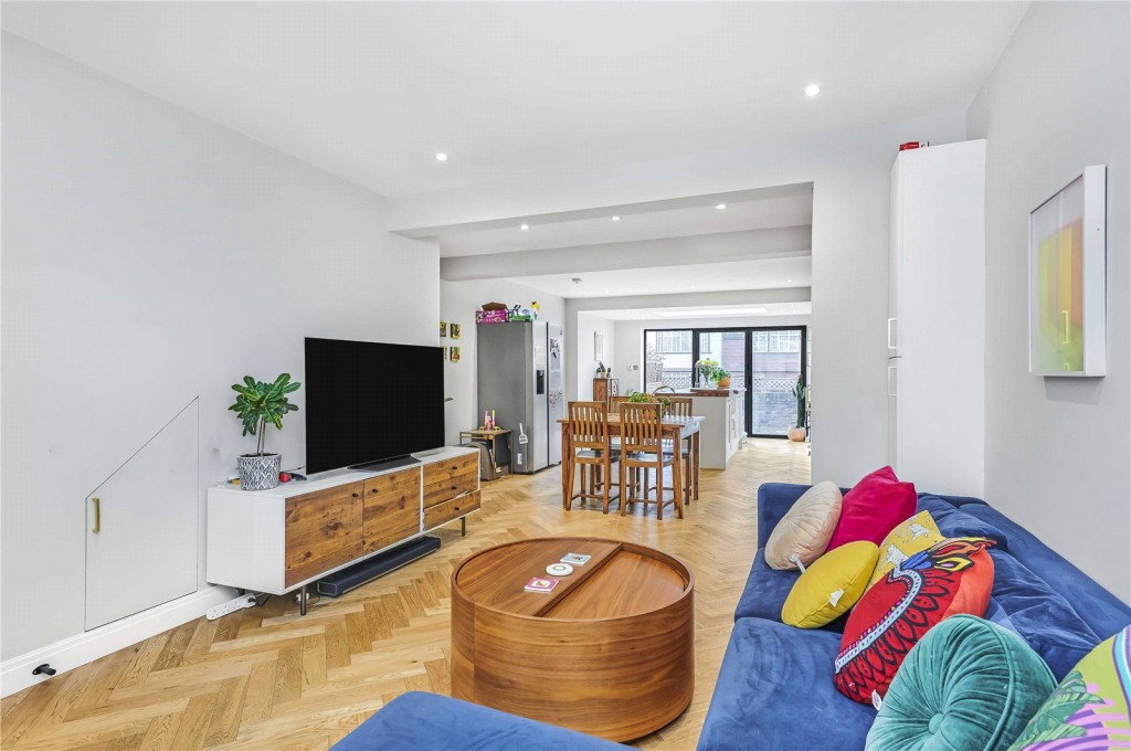 Images for London EAID:4101633374 BID:BLM