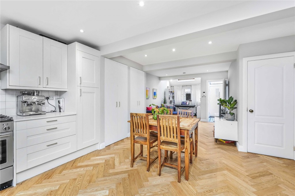 Images for London EAID:4101633374 BID:BLM