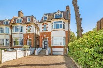 Kings Avenue, London, SW12