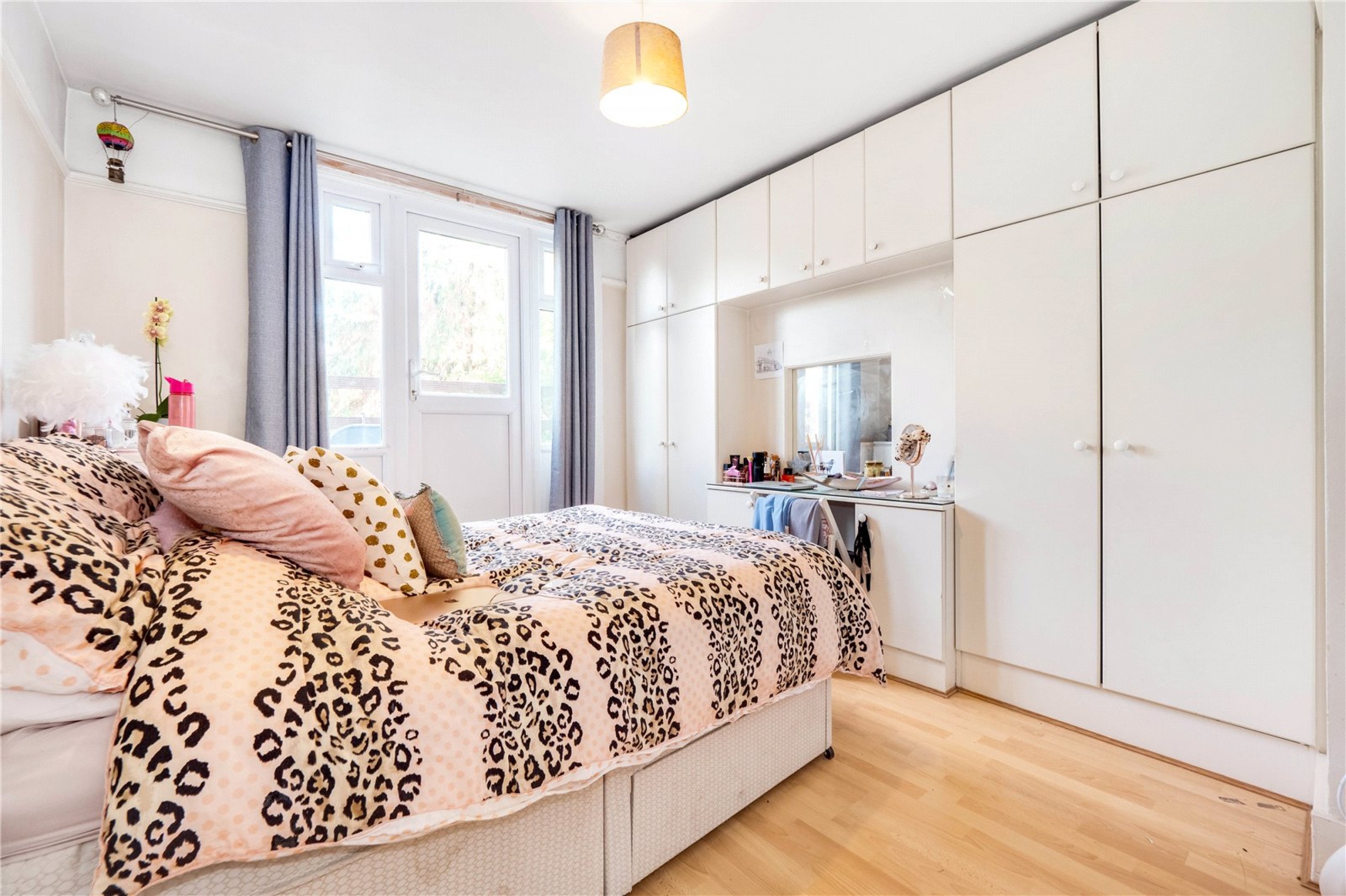 Images for London EAID:4101633374 BID:BLM