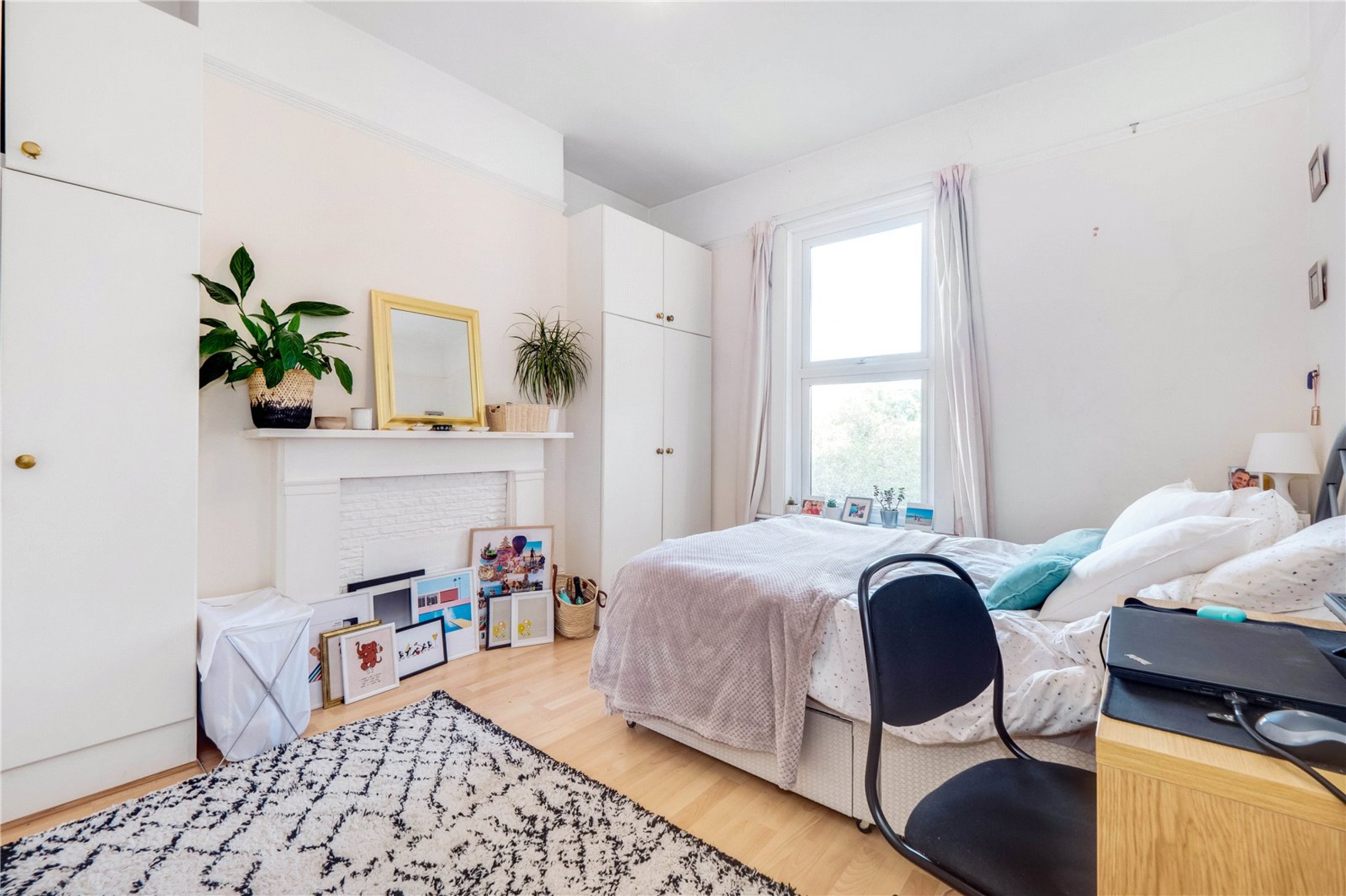 Images for London EAID:4101633374 BID:BLM