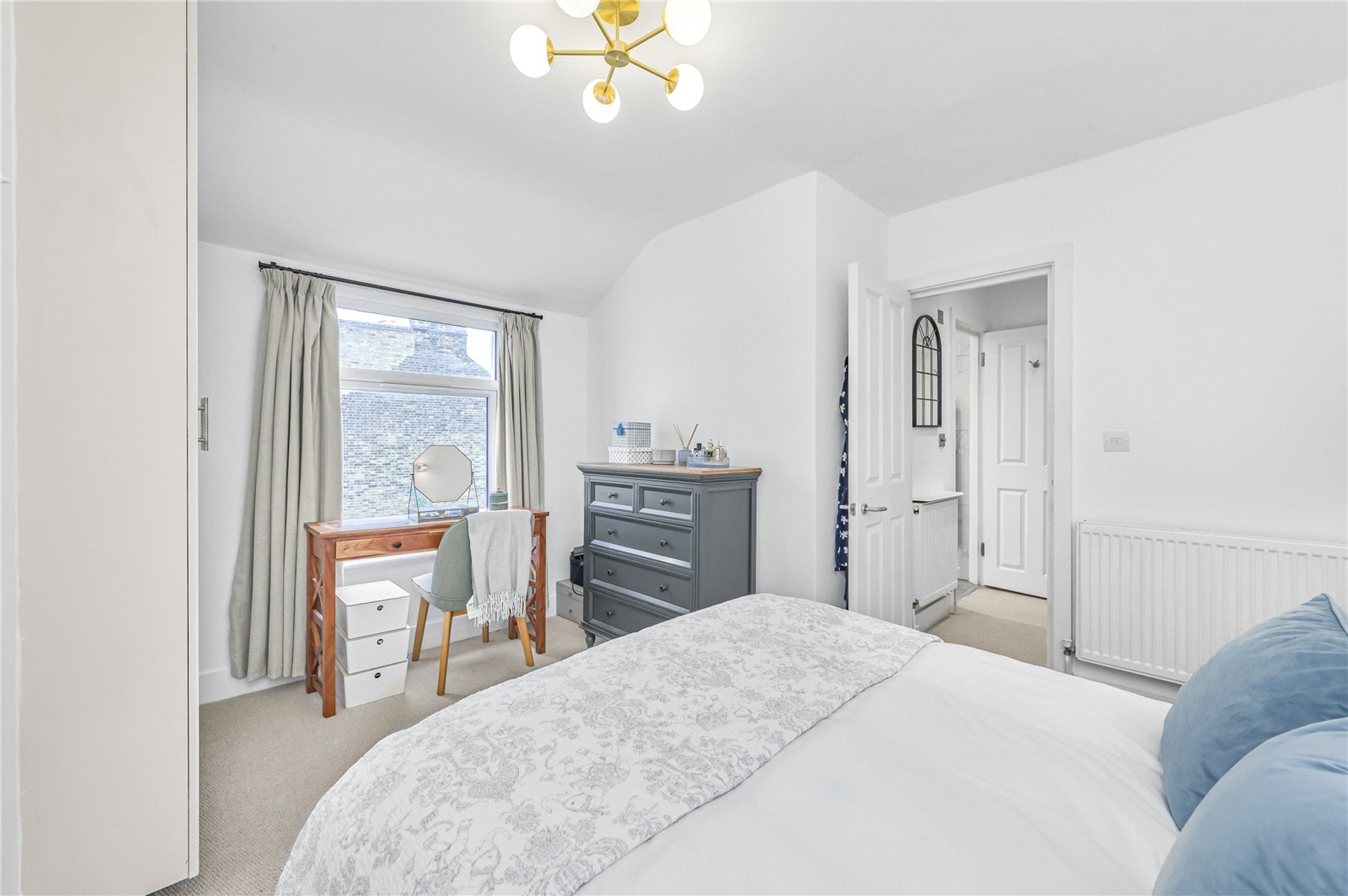 Images for London EAID:4101633374 BID:BLM