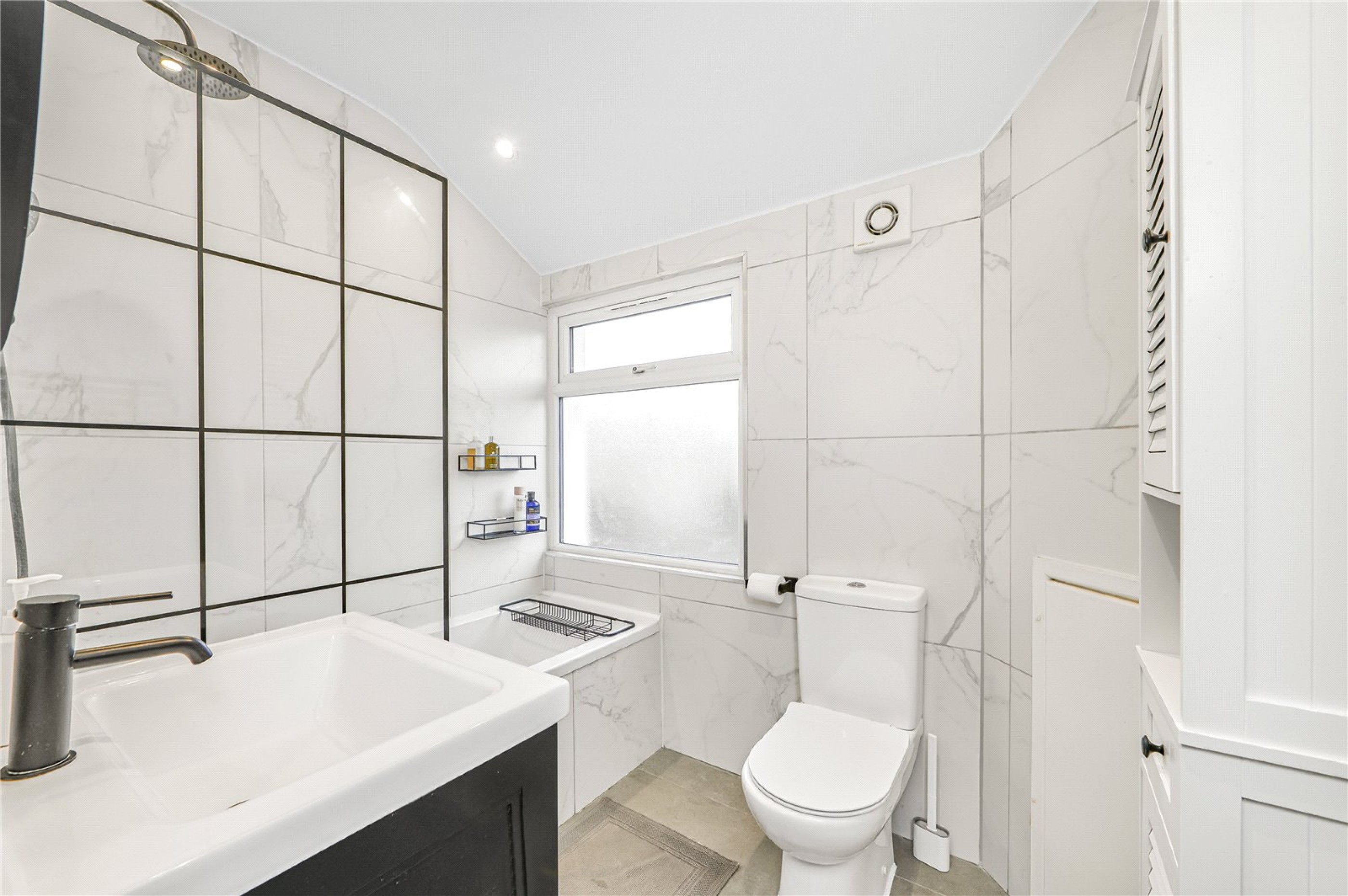 Images for London EAID:4101633374 BID:BLM