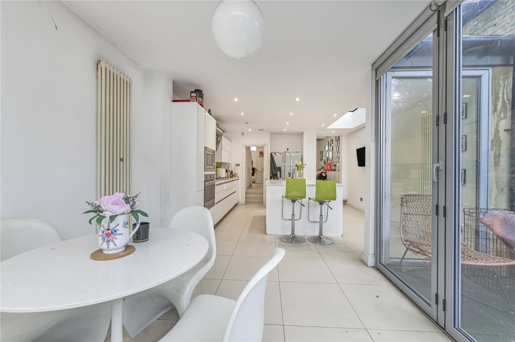 Images for London EAID:4101633374 BID:BLM