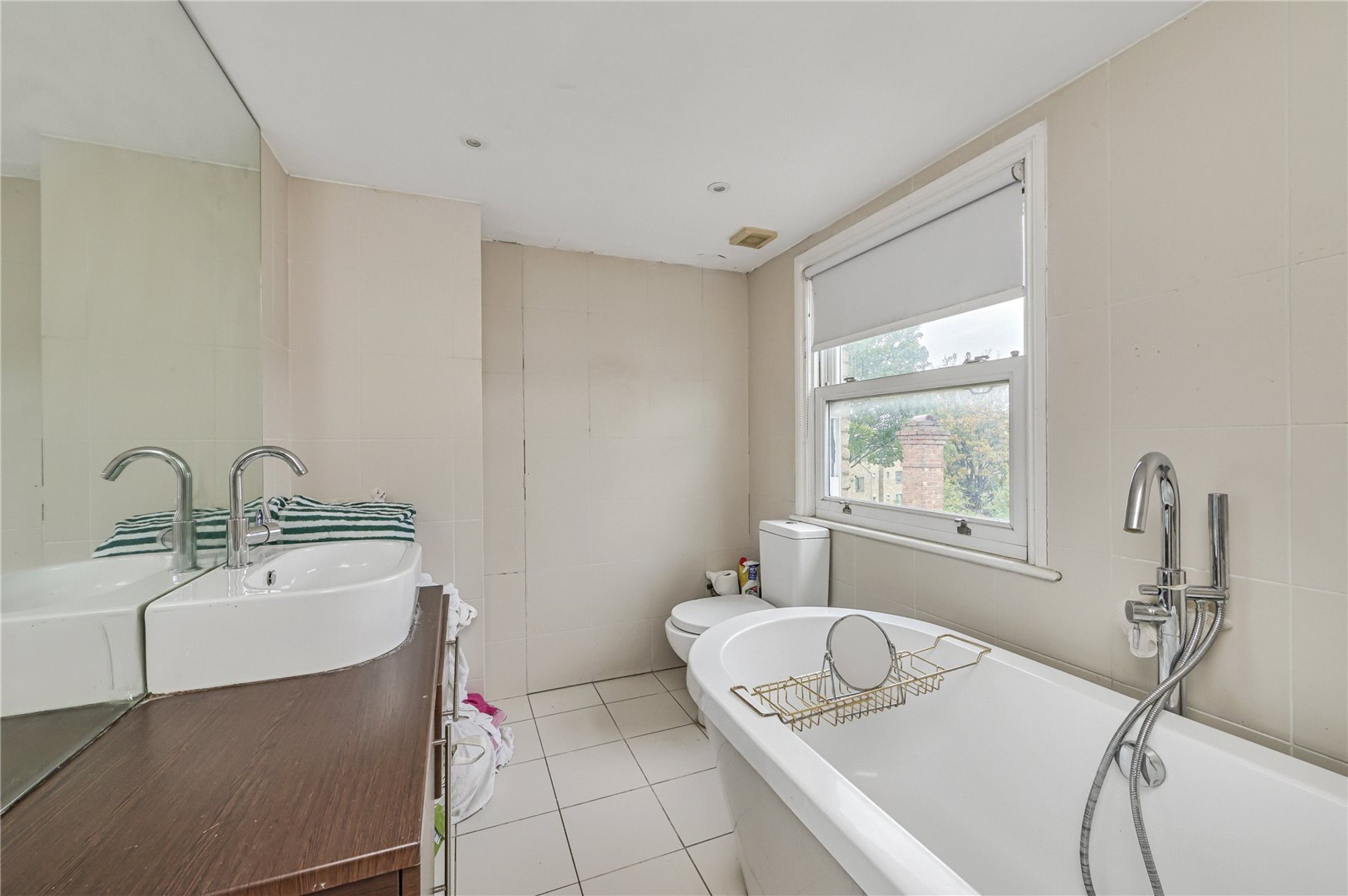 Images for London EAID:4101633374 BID:BLM