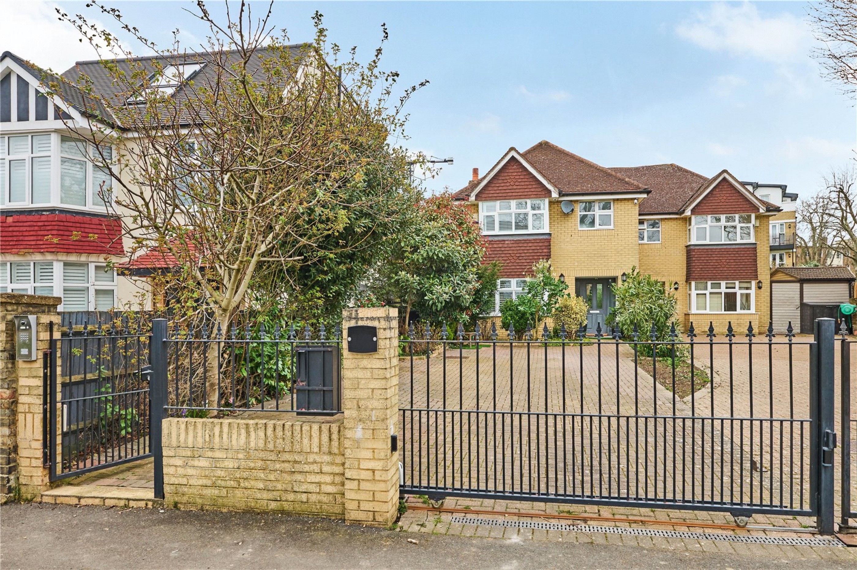 Images for London EAID:163099177 BID:BLM