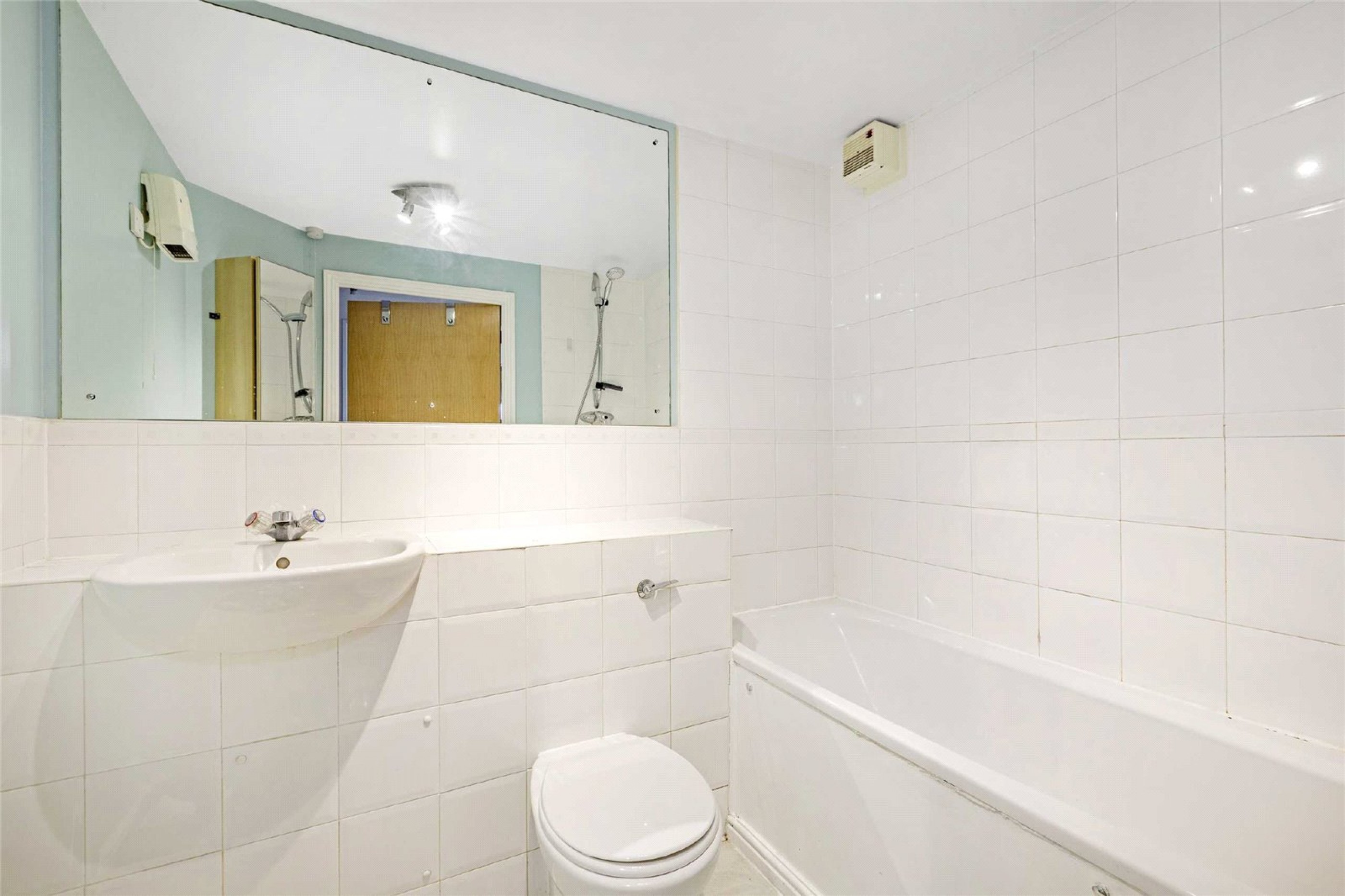 Images for London EAID:163099177 BID:BLM