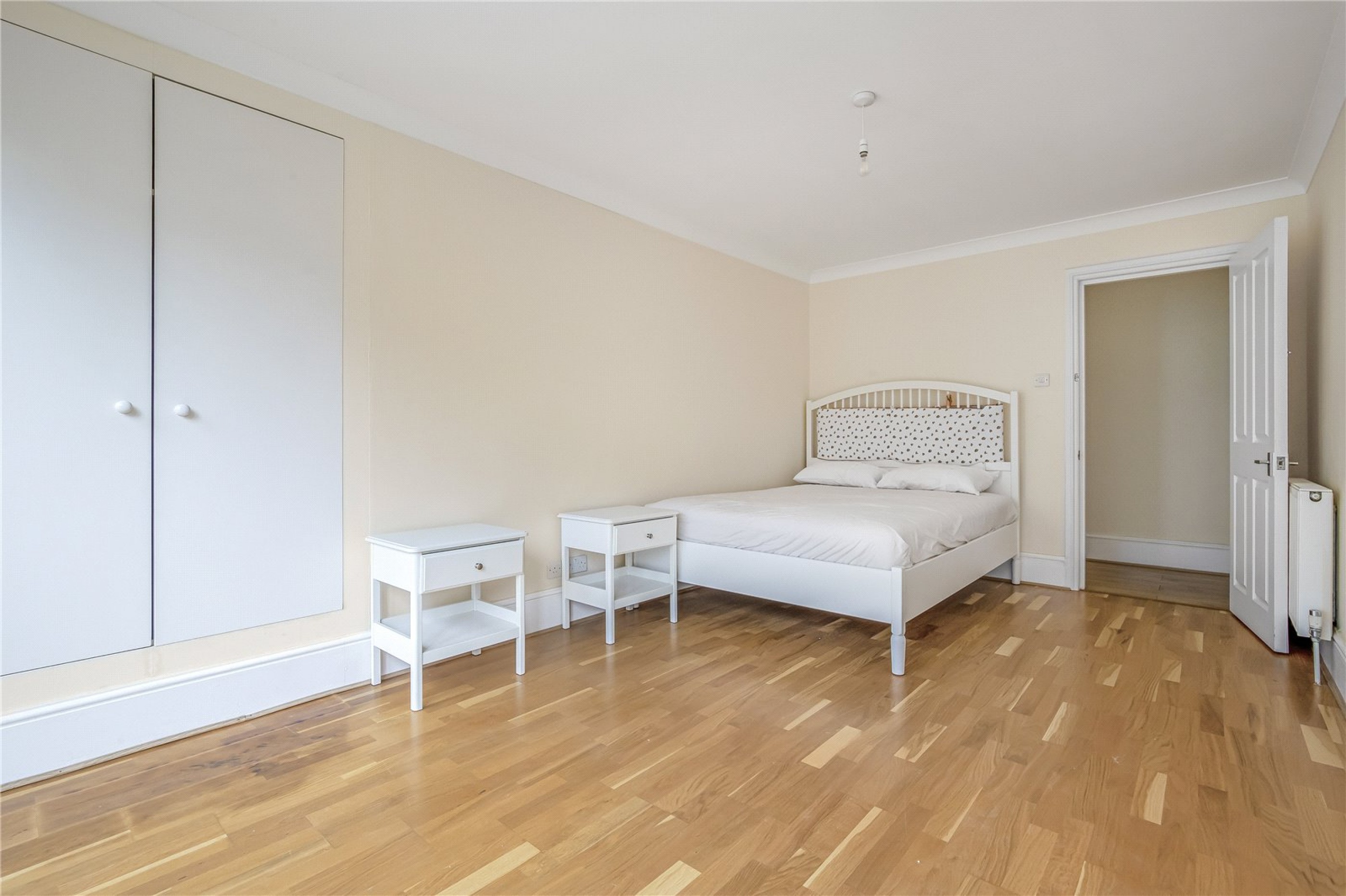 Images for London EAID:4101633374 BID:BLM