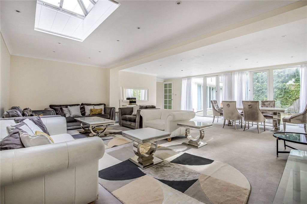 Images for London EAID:4101633374 BID:BLM