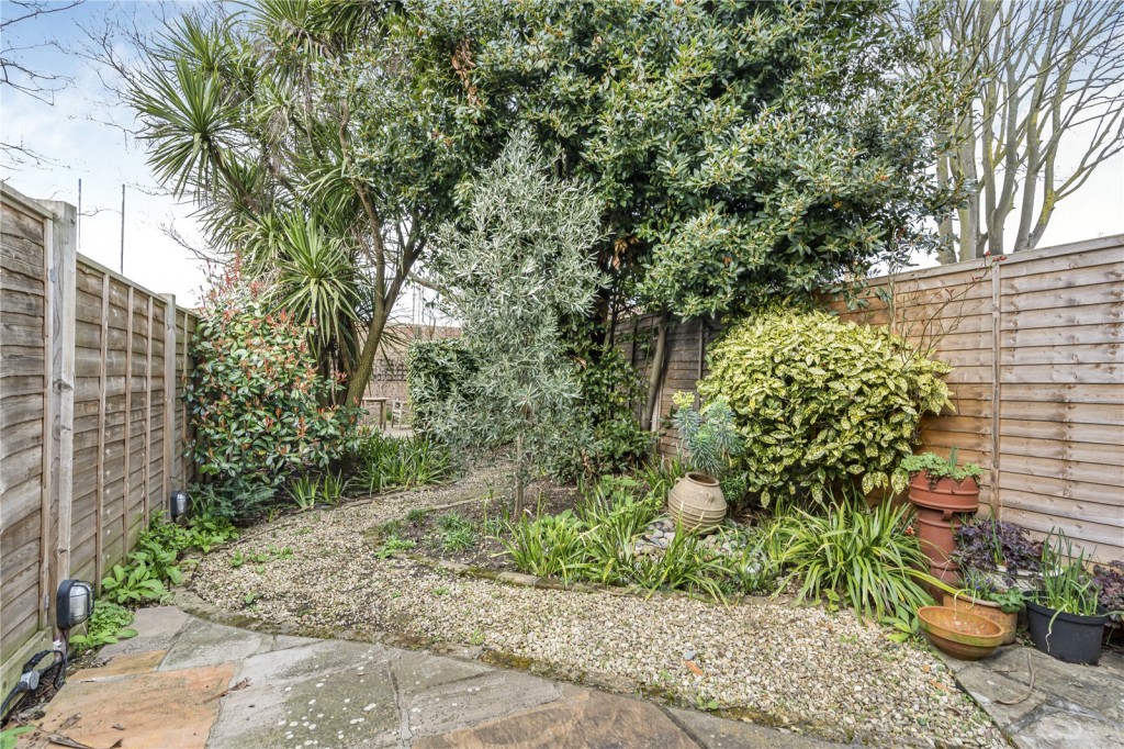 Images for London EAID:163099177 BID:BLM