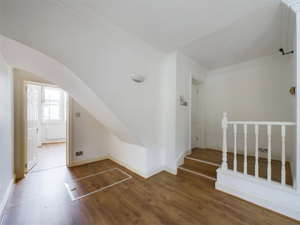 Images for London EAID:4101633374 BID:CLM