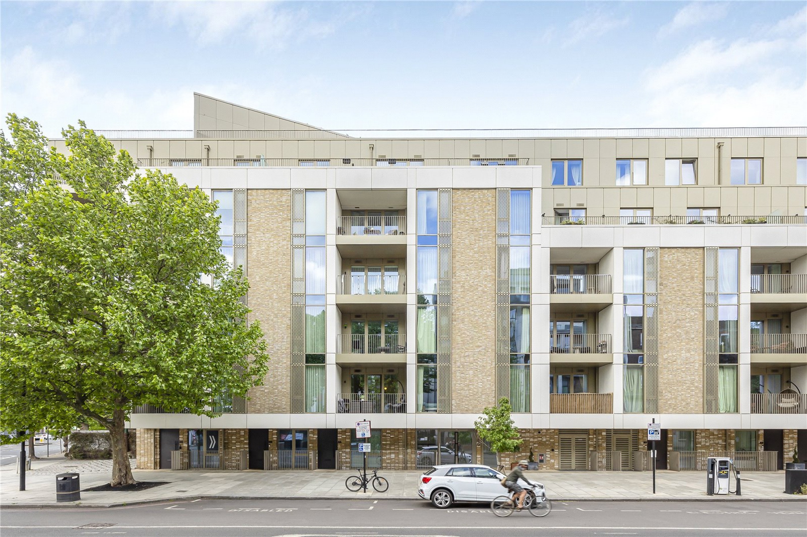 Images for London EAID:163099177 BID:BLM