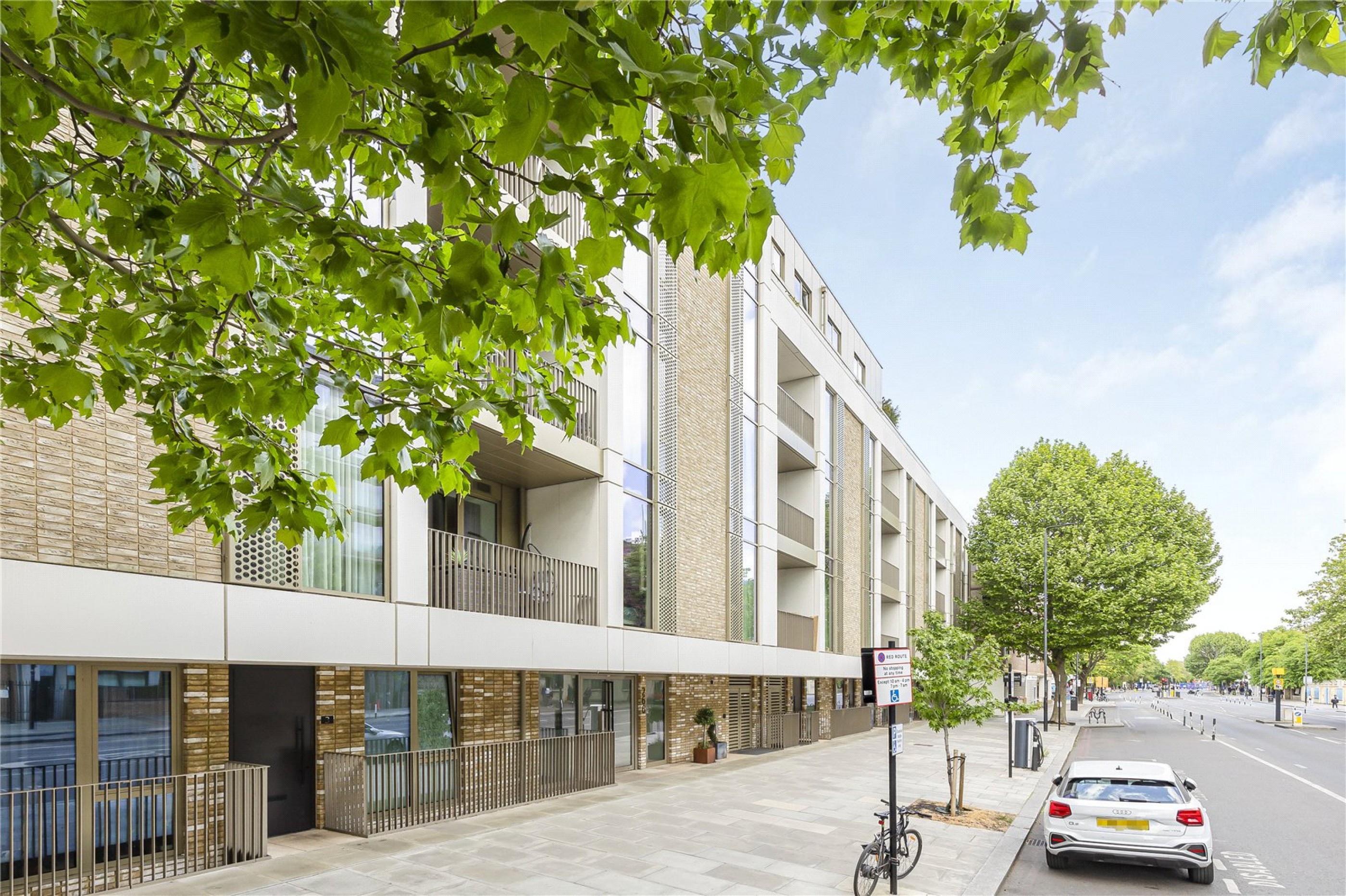 Images for London EAID:163099177 BID:BLM