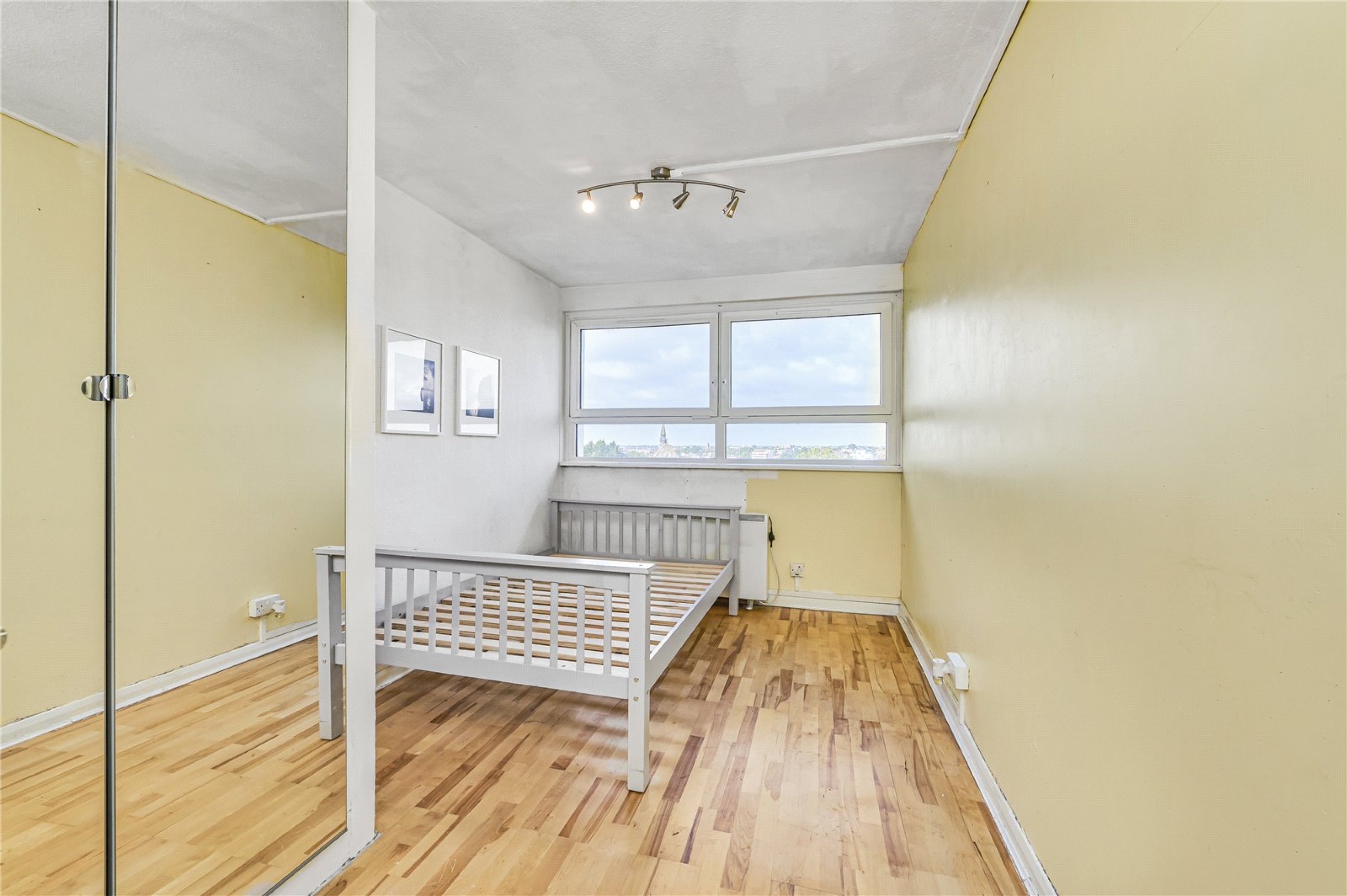 Images for London EAID:4101633374 BID:BLM