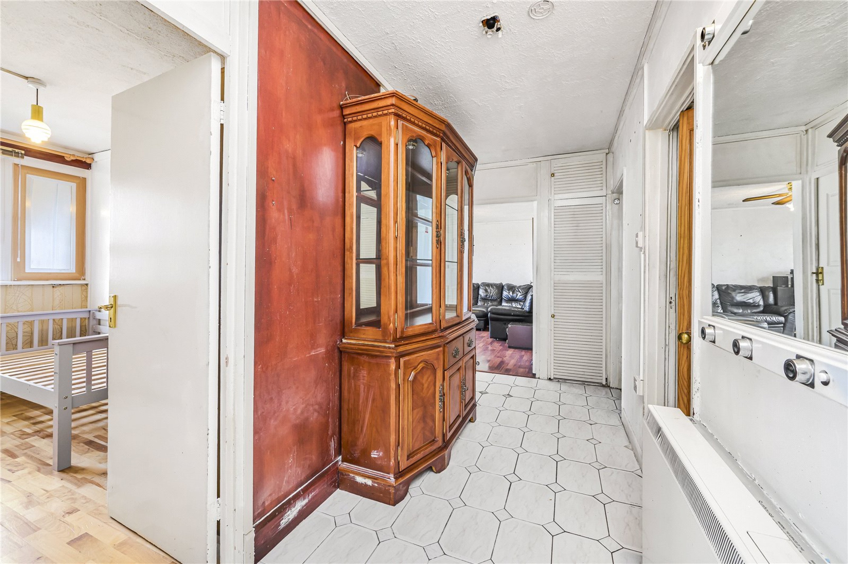 Images for London EAID:4101633374 BID:BLM