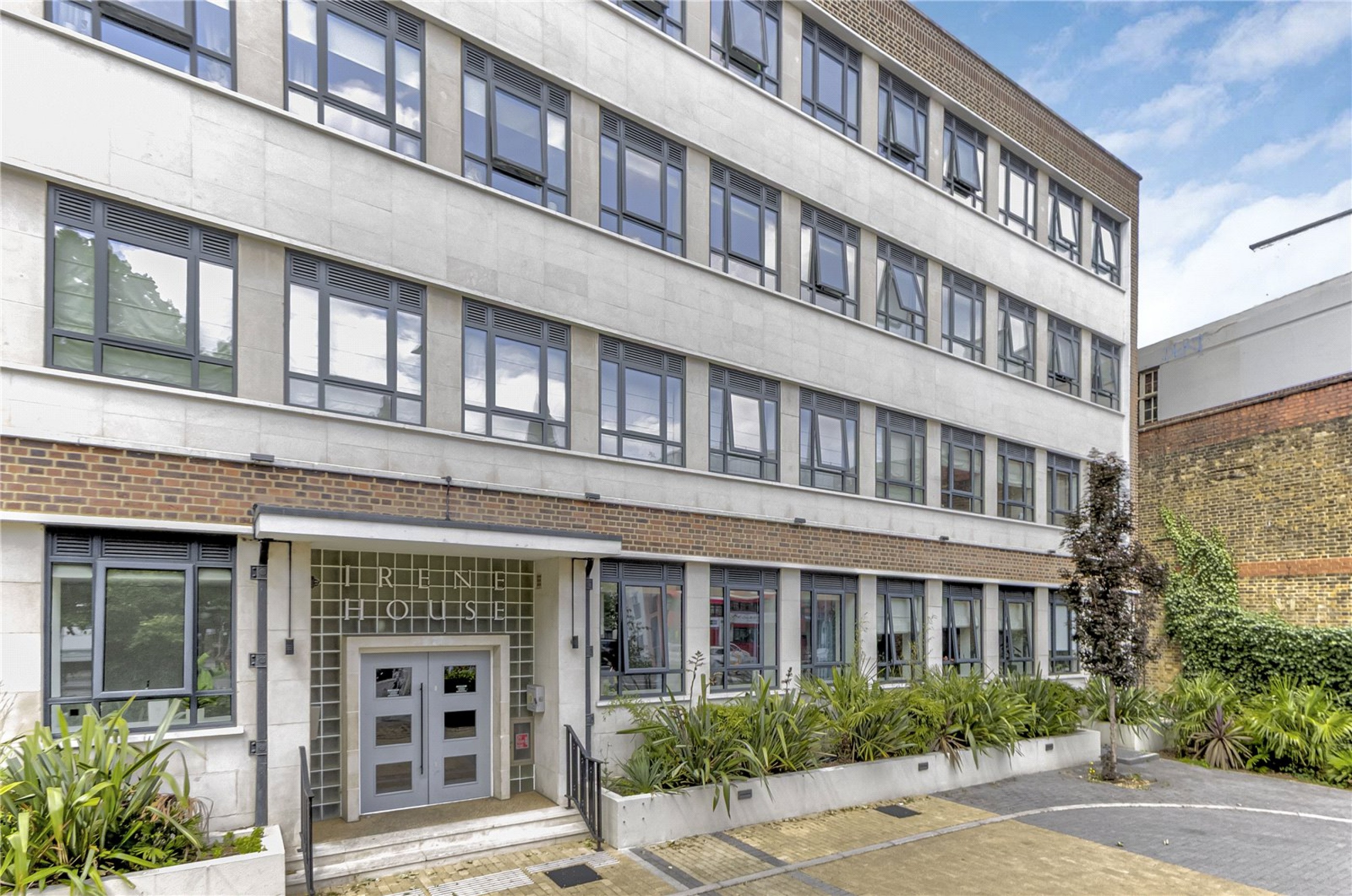 Images for London EAID:163099177 BID:BLM