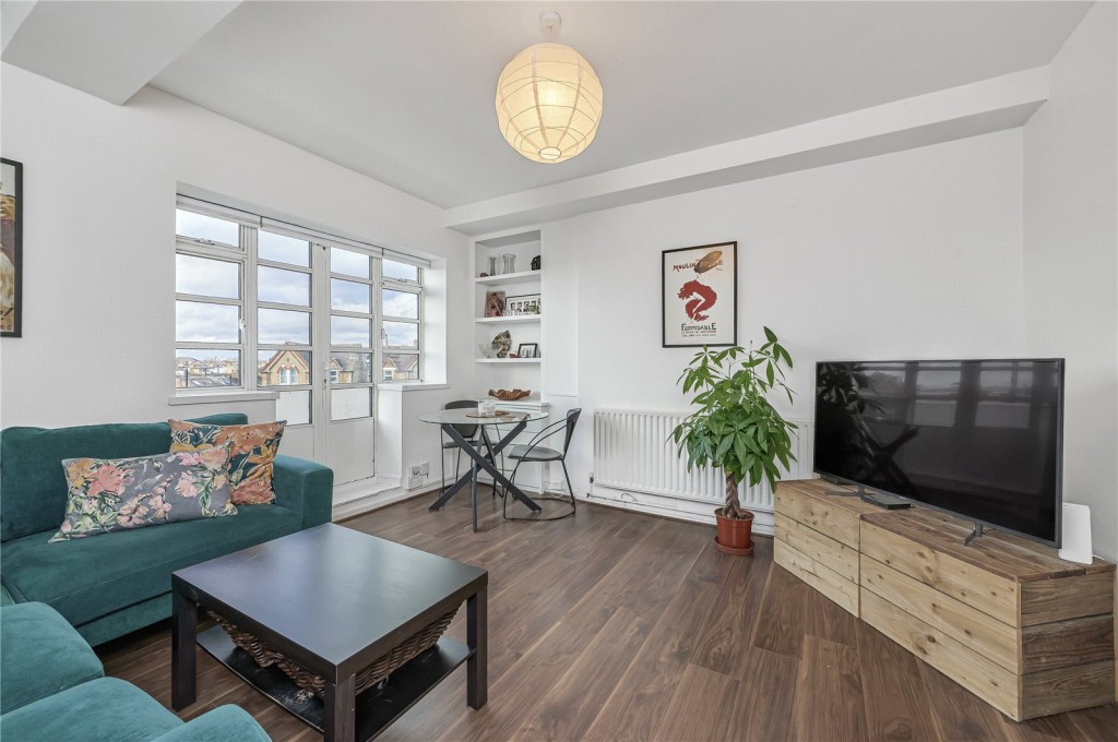 Images for London EAID:4101633374 BID:CLM