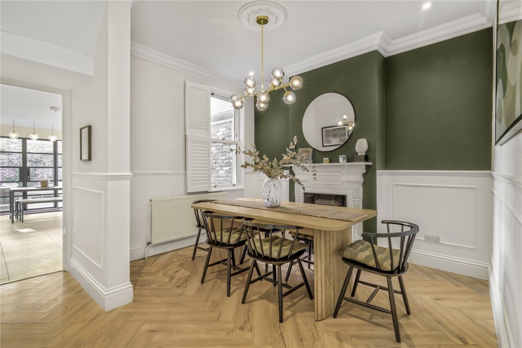 Images for London EAID:4101633374 BID:BLM