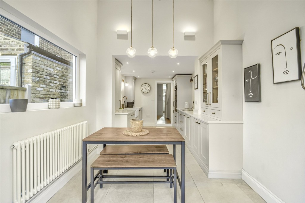 Images for London EAID:4101633374 BID:BLM