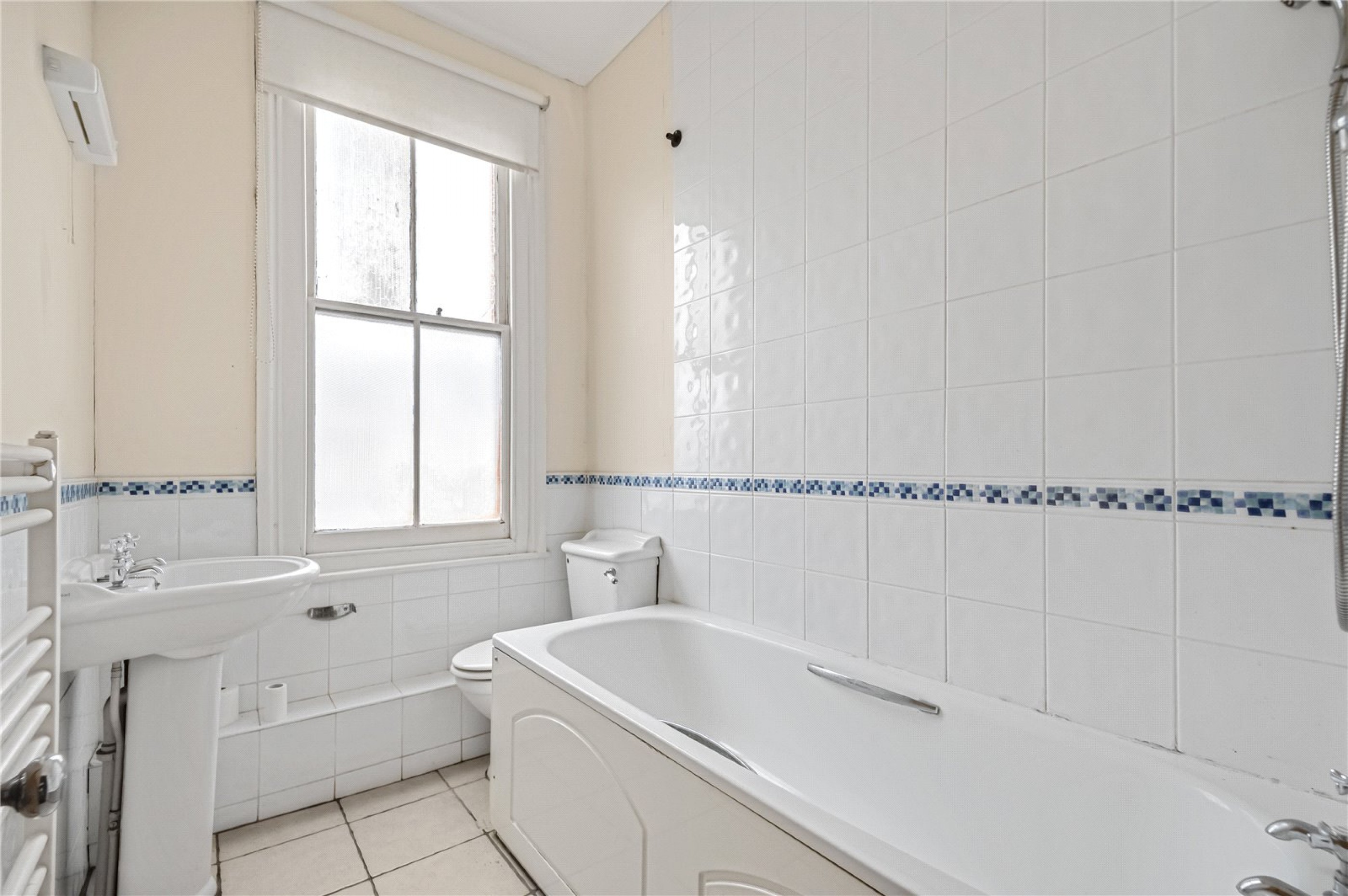 Images for London EAID:4101633374 BID:BLM