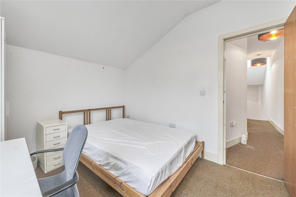 Images for London EAID:4101633374 BID:BLM