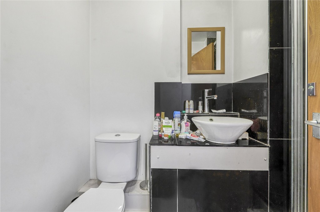 Images for London EAID:4101633374 BID:BLM