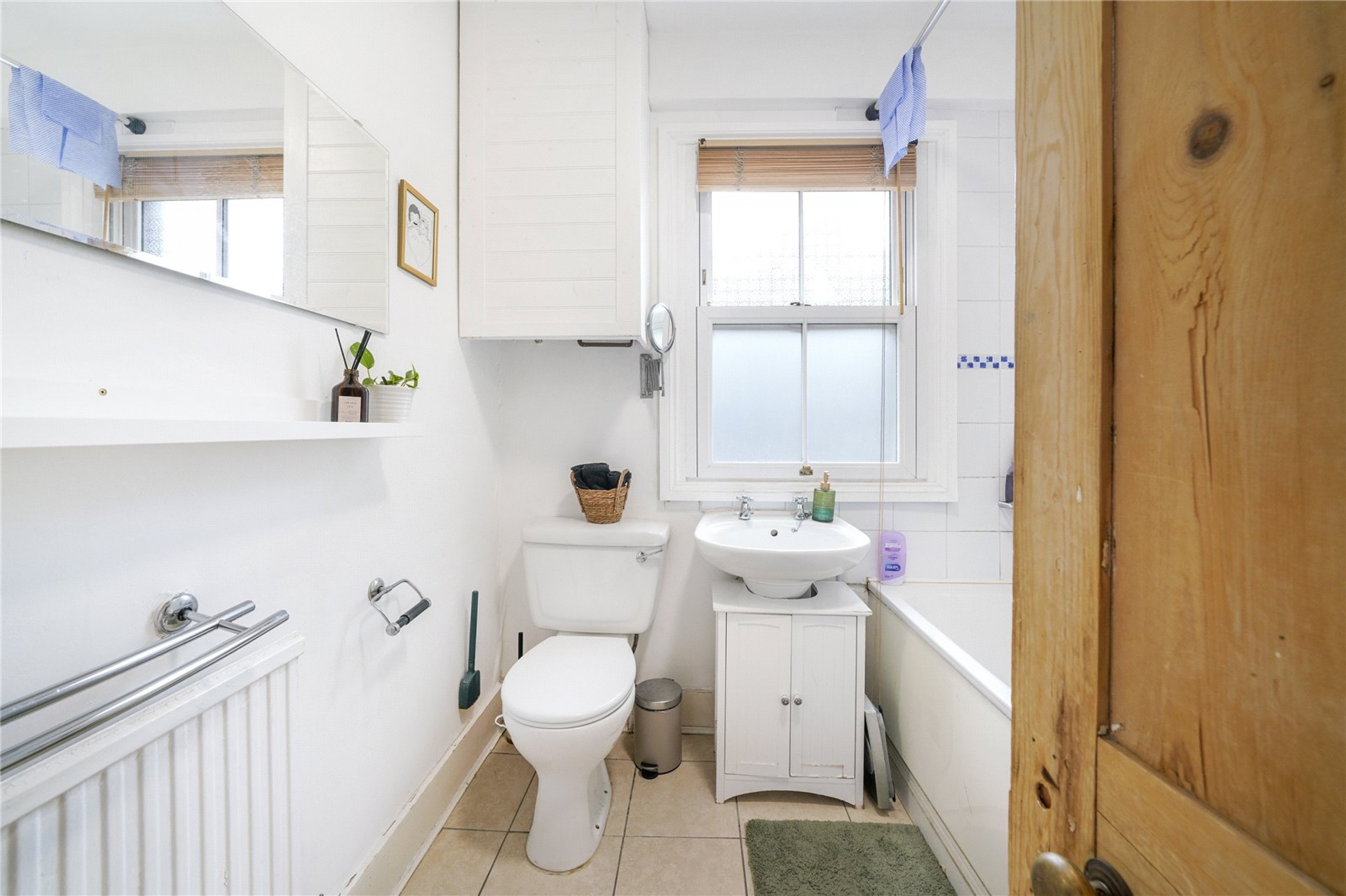 Images for London EAID:4101633374 BID:BLM