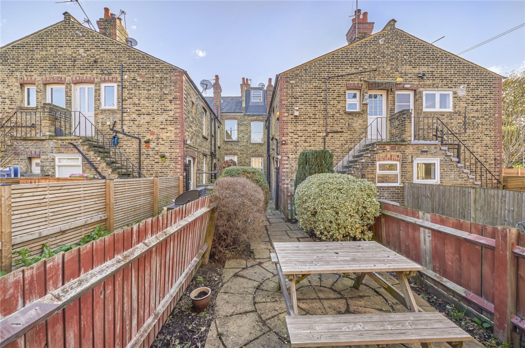 Images for London EAID:4101633374 BID:BLM