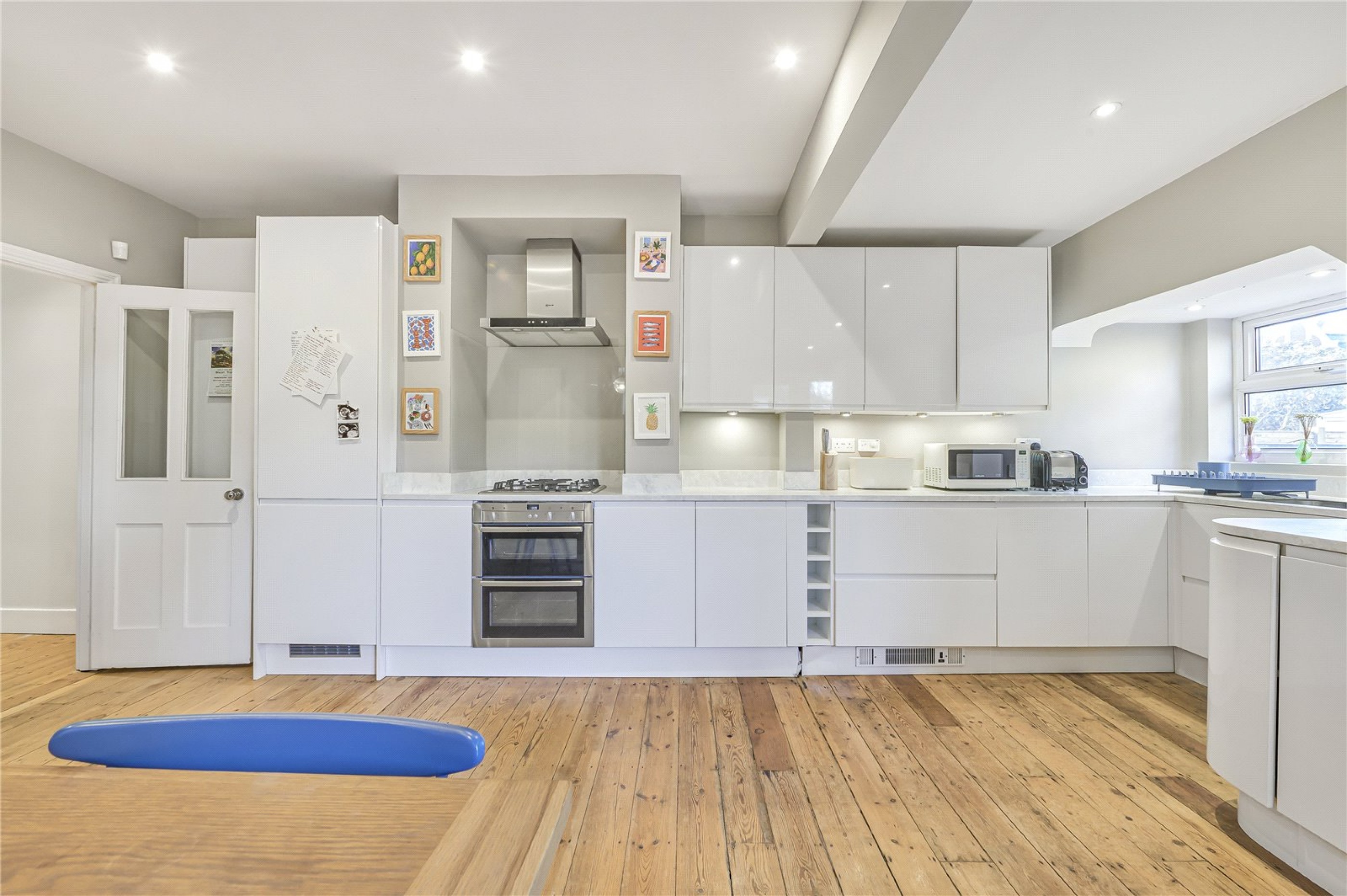 Images for London EAID:4101633374 BID:BLM