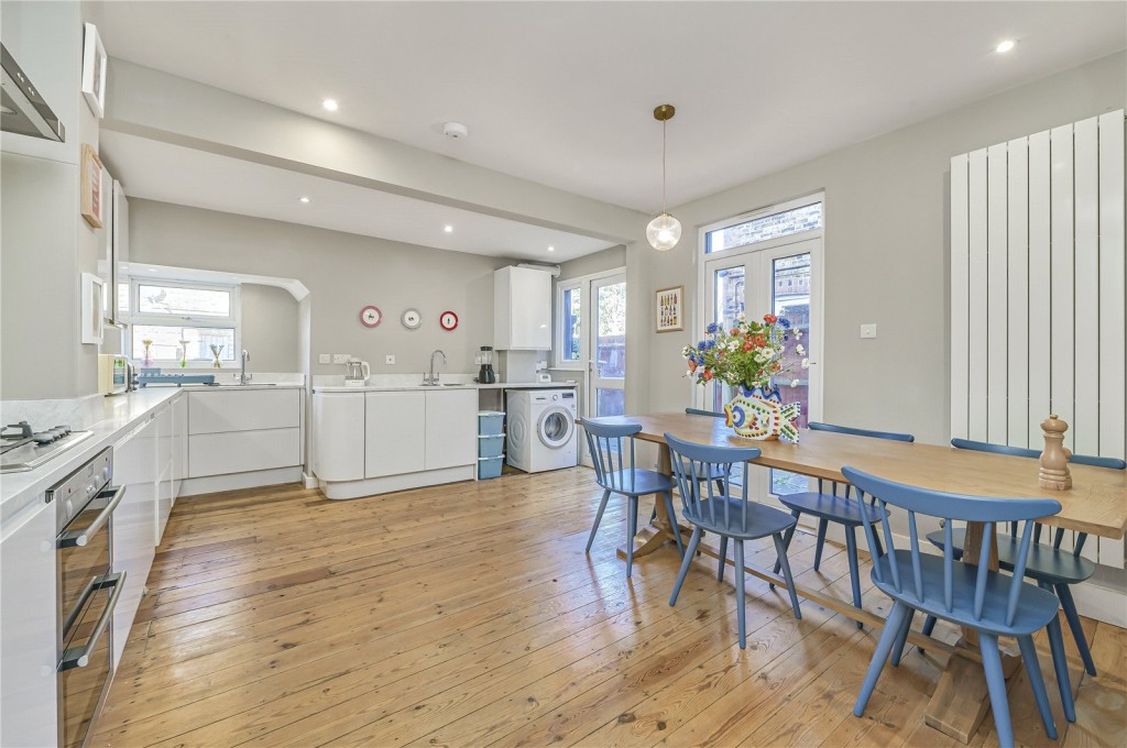 Images for London EAID:4101633374 BID:BLM