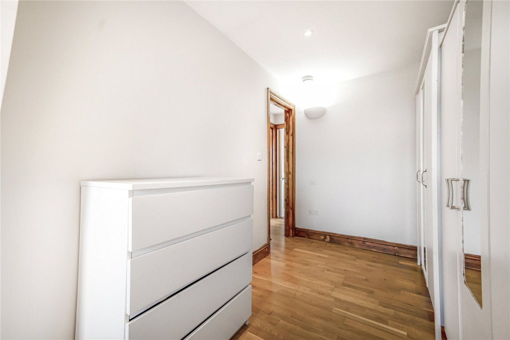 Images for London EAID:4101633374 BID:BLM