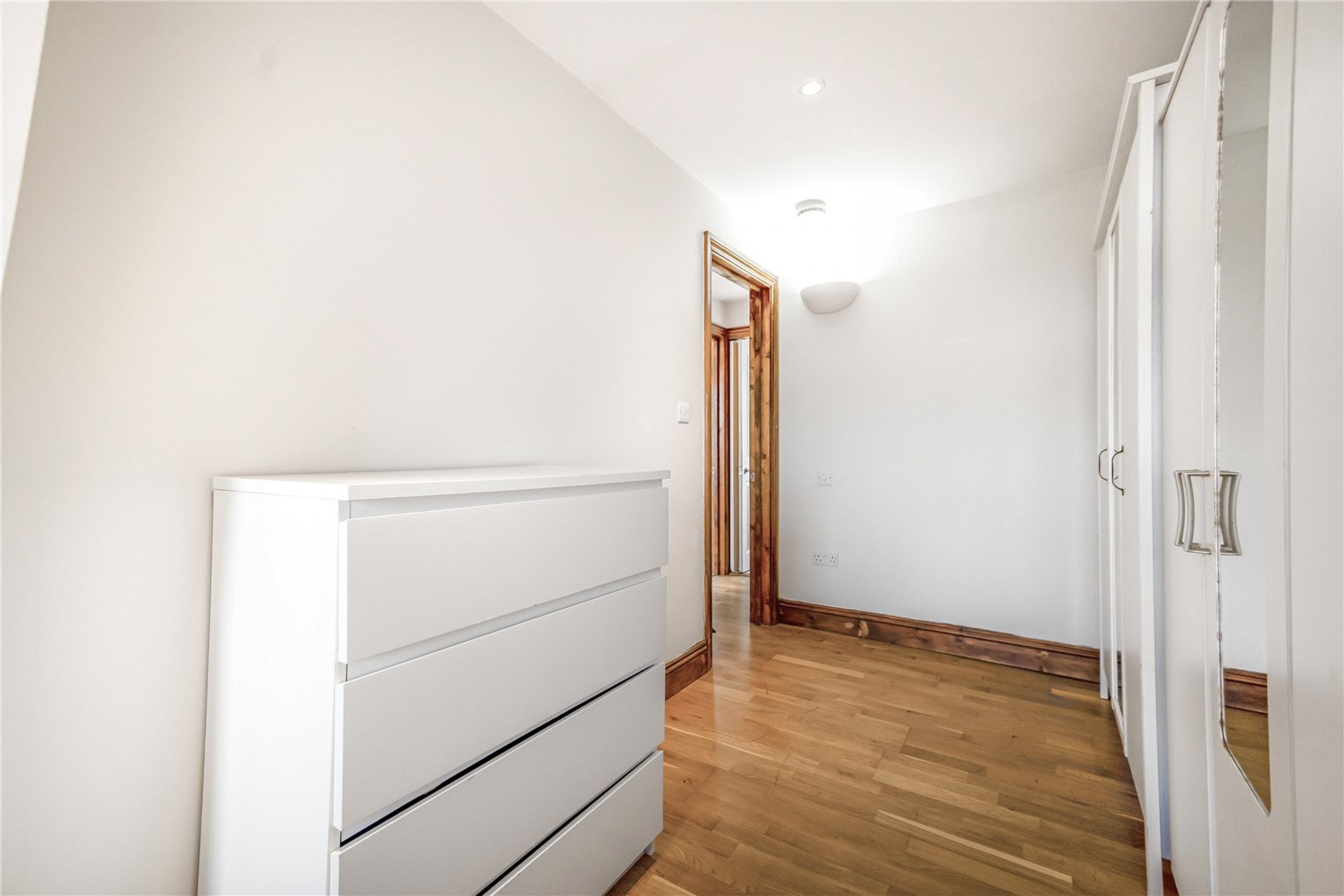 Images for London EAID:4101633374 BID:BLM