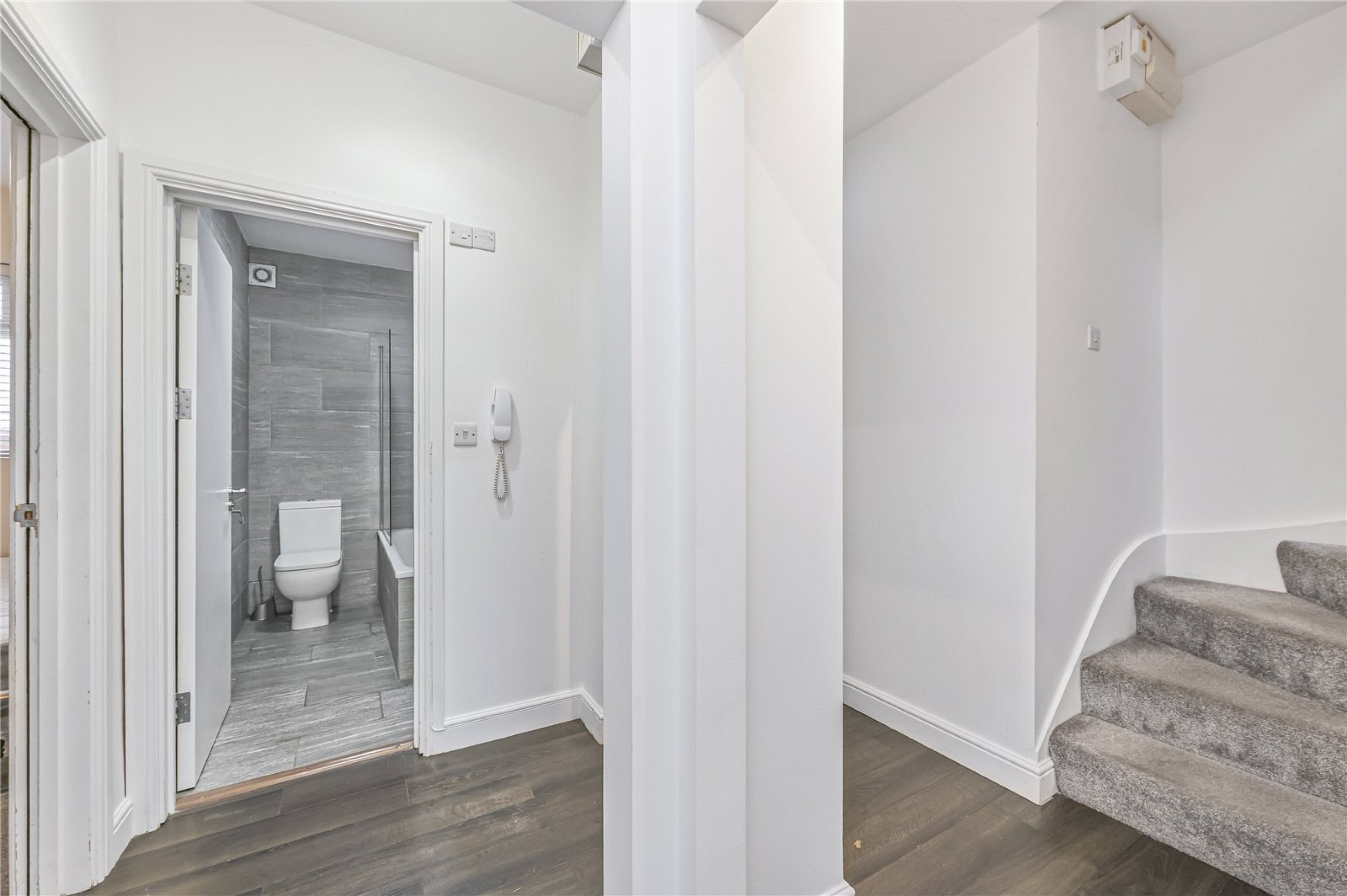 Images for London EAID:4101633374 BID:BLM