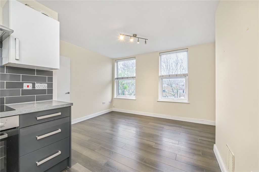 Images for London EAID:4101633374 BID:BLM