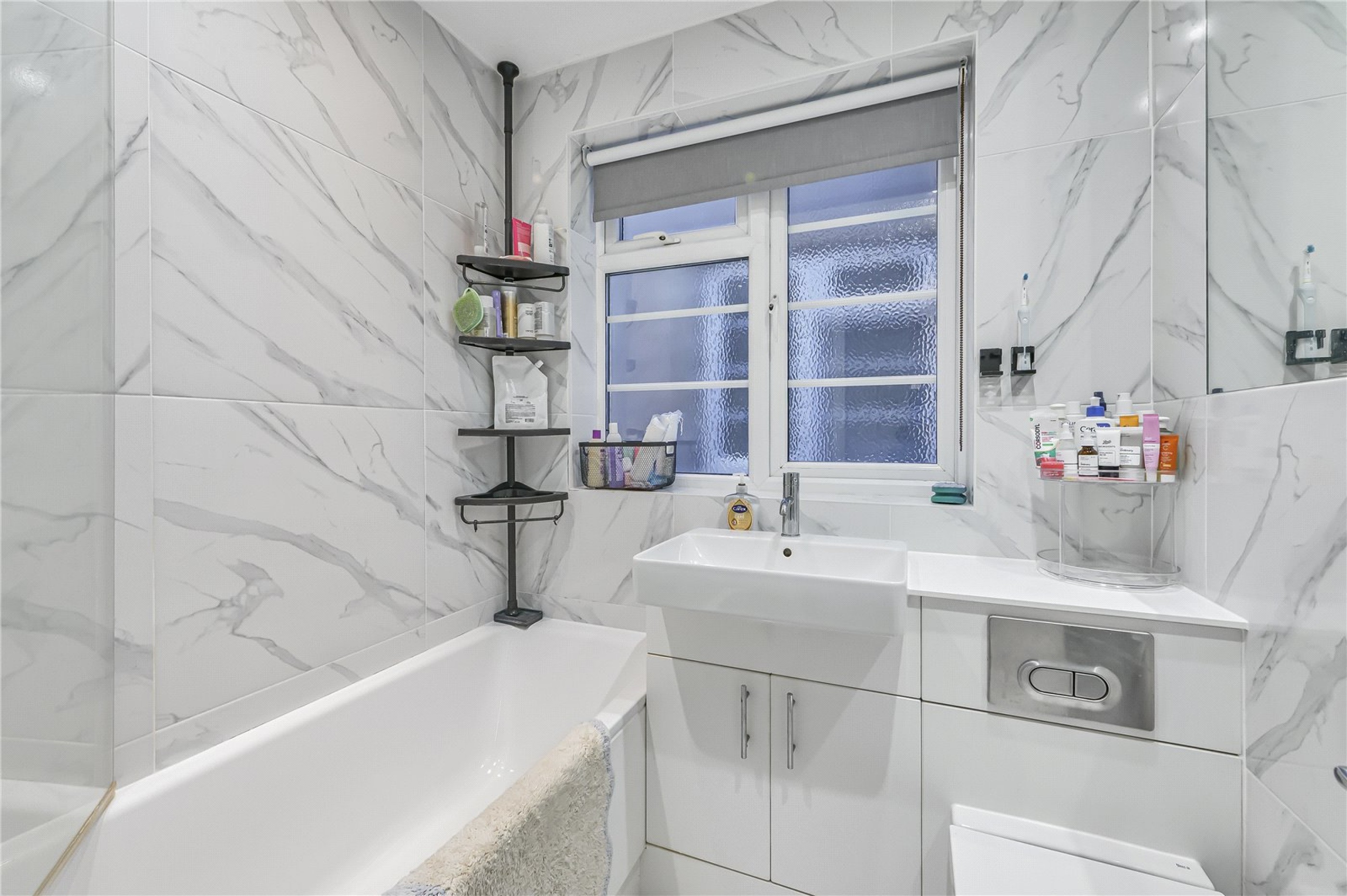 Images for London EAID:4101633374 BID:BLM