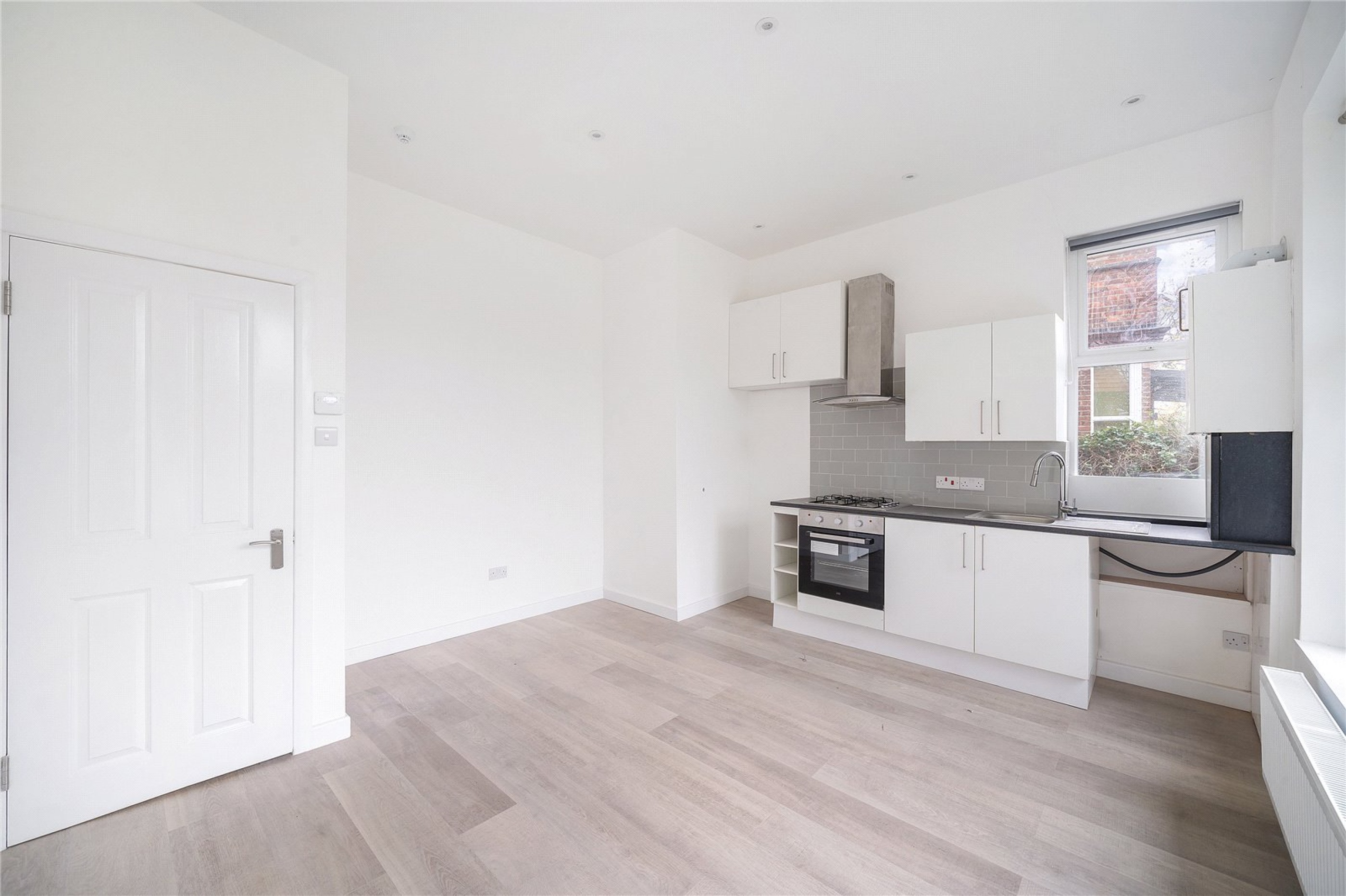 Images for London EAID:4101633374 BID:BLM