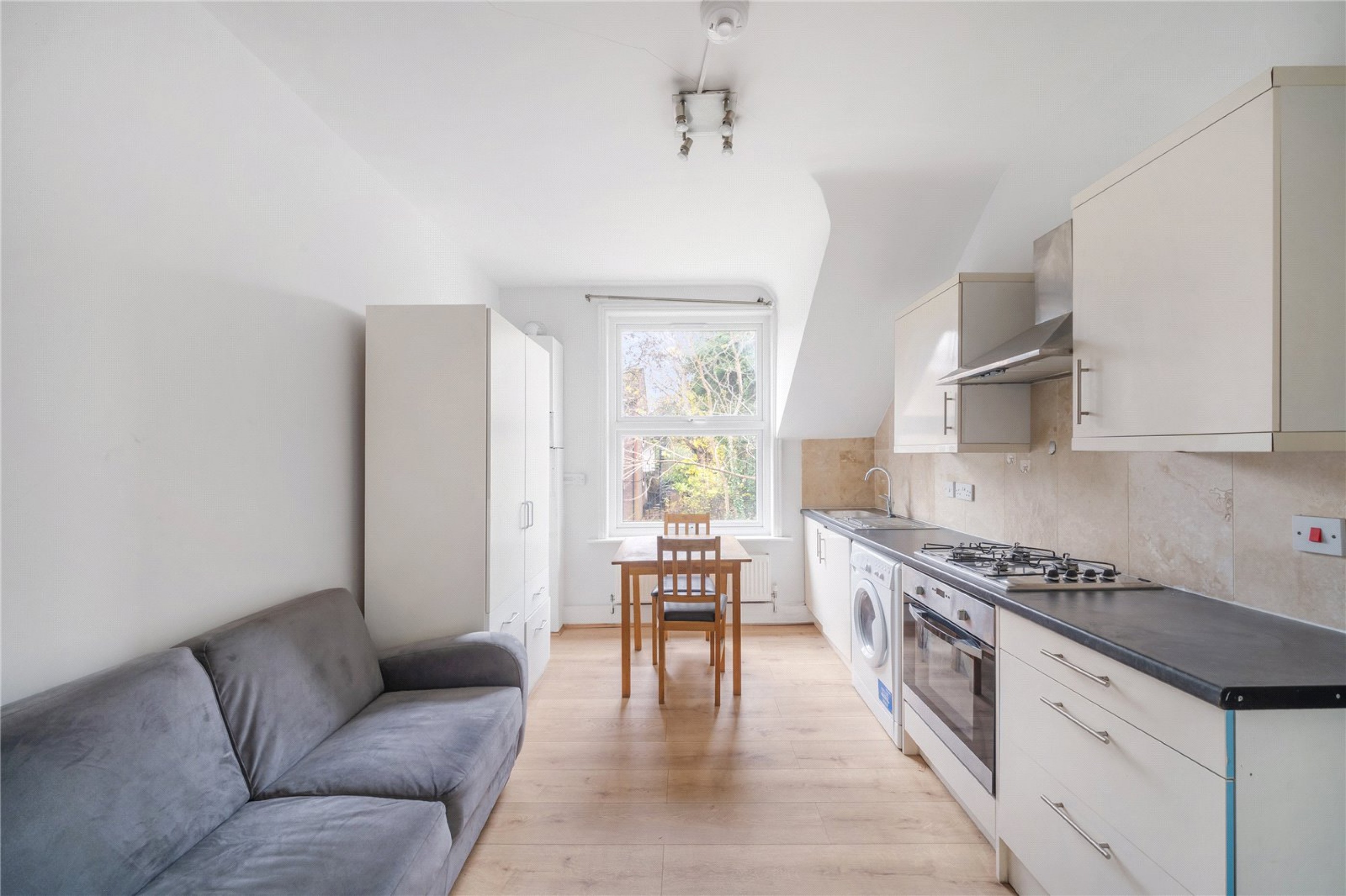 Images for London EAID:4101633374 BID:BLM