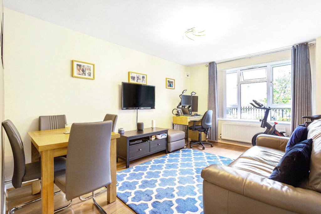 Images for Battersea High Street, London EAID:163099177 BID:BSE