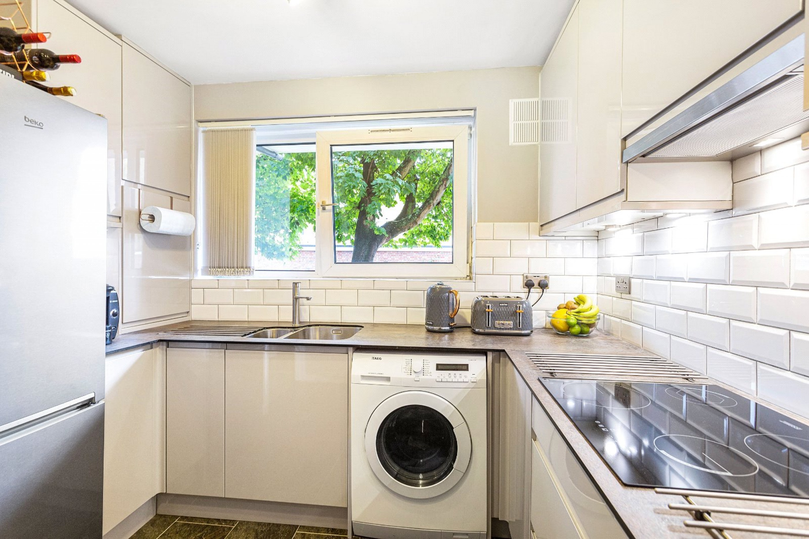 Images for Battersea High Street, London EAID:163099177 BID:BSE