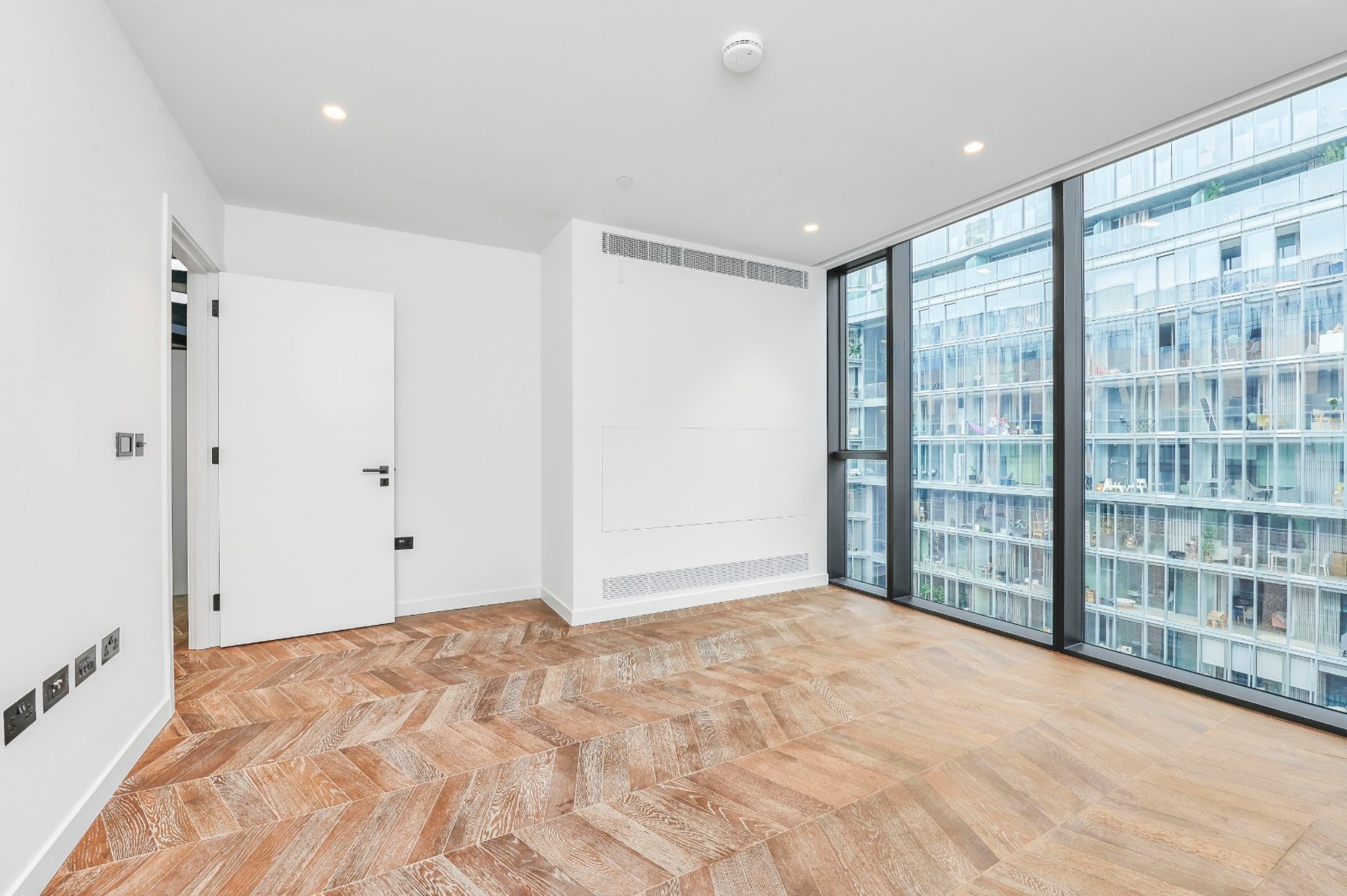 Images for London EAID:4101633374 BID:BSE