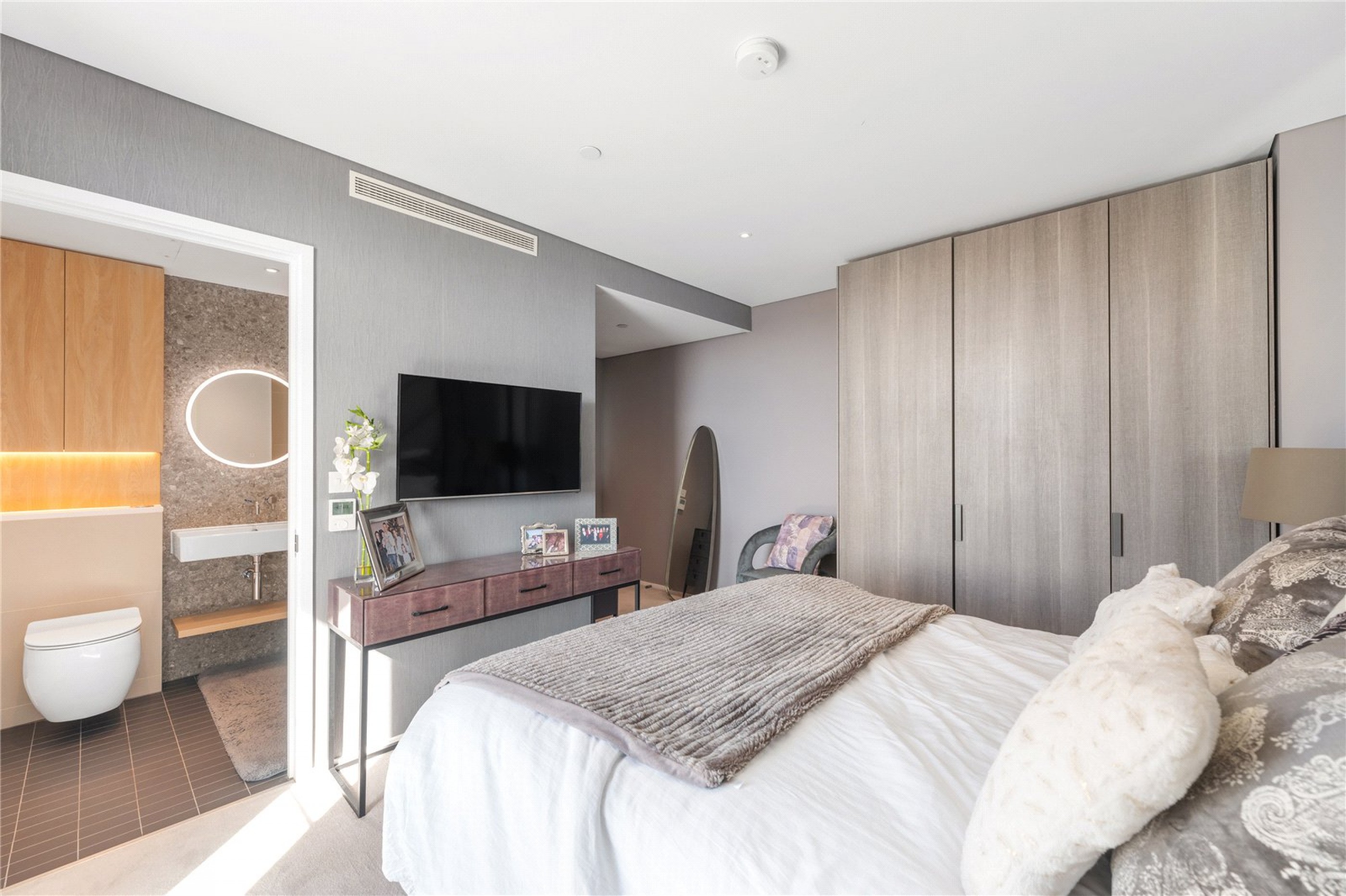 Images for Battersea EAID:4101633374 BID:BSE